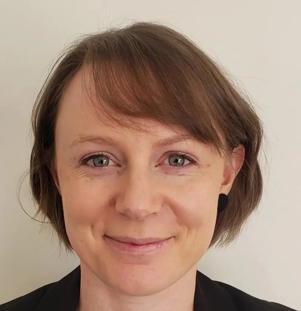 Episode 4 is out now. Dave speaks with Laura Muir @un.belief about the deceptive recruitment process that saw her devote five years to Korean doomsday church Shincheonji, founded by Lee Man Hee, who claims to be an apocalyptic prophet. 

Laura reflec