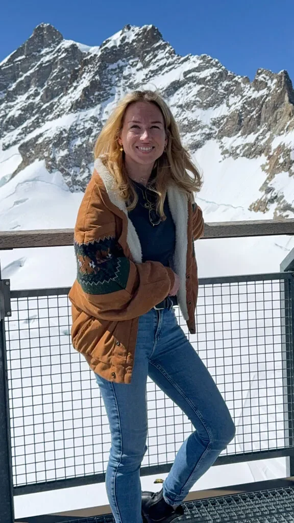 podrozniczka-zwiedza-top-of-europe-jungfraujoch