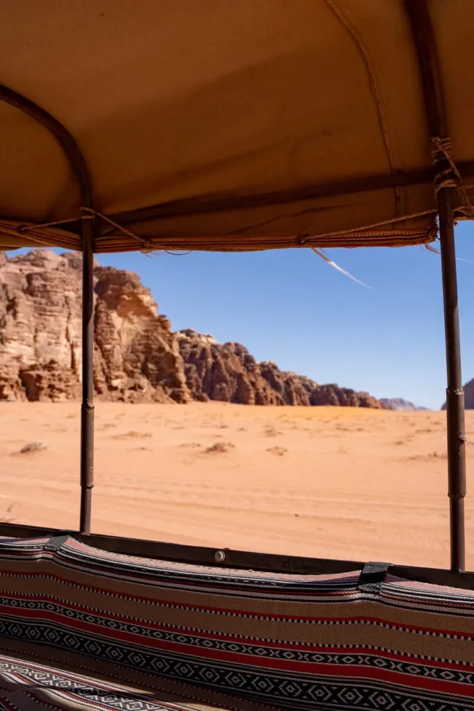 wadi-rum-jazda-po-pustyni.jpeg.webp