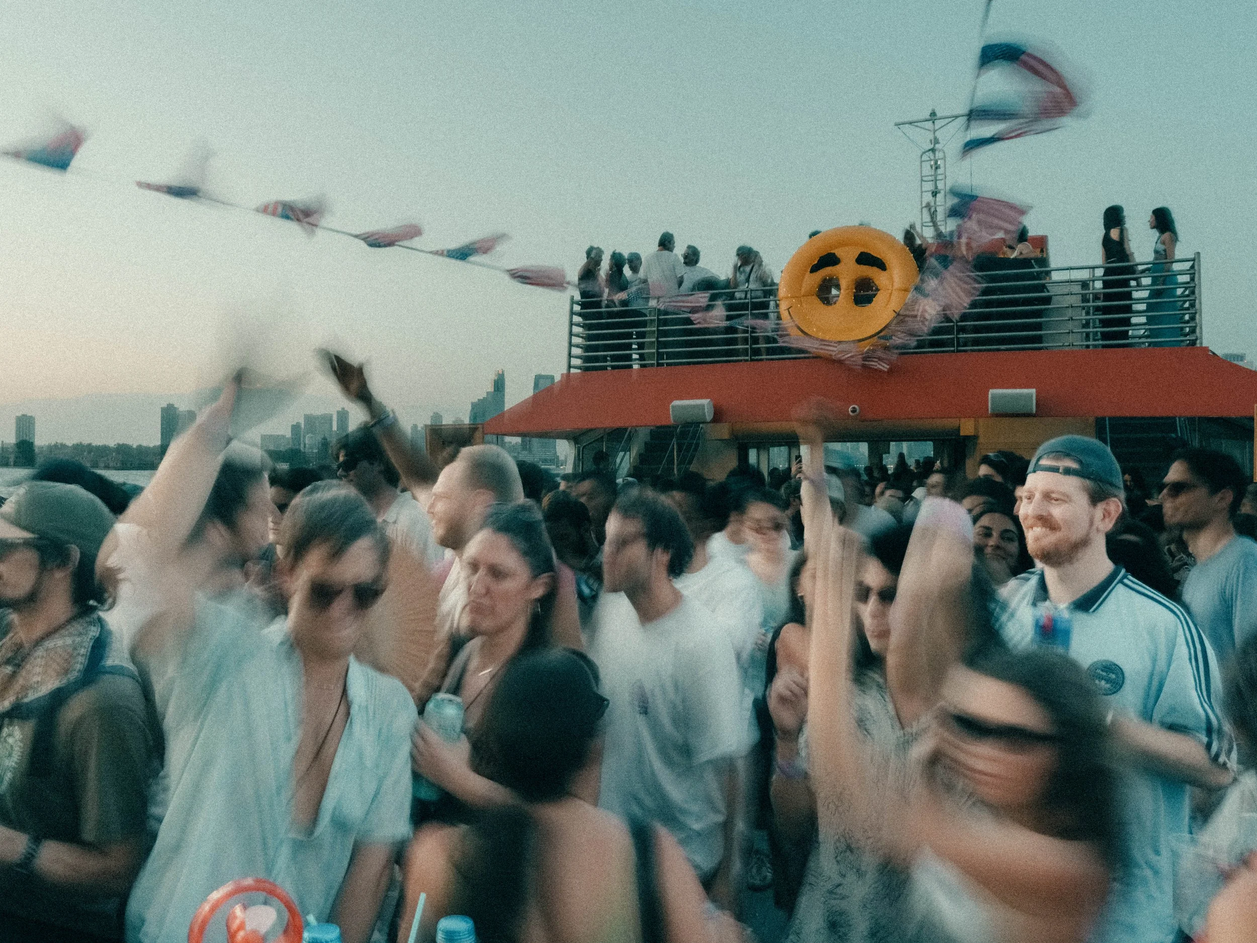 Resolute Boat Party Session-14.jpg