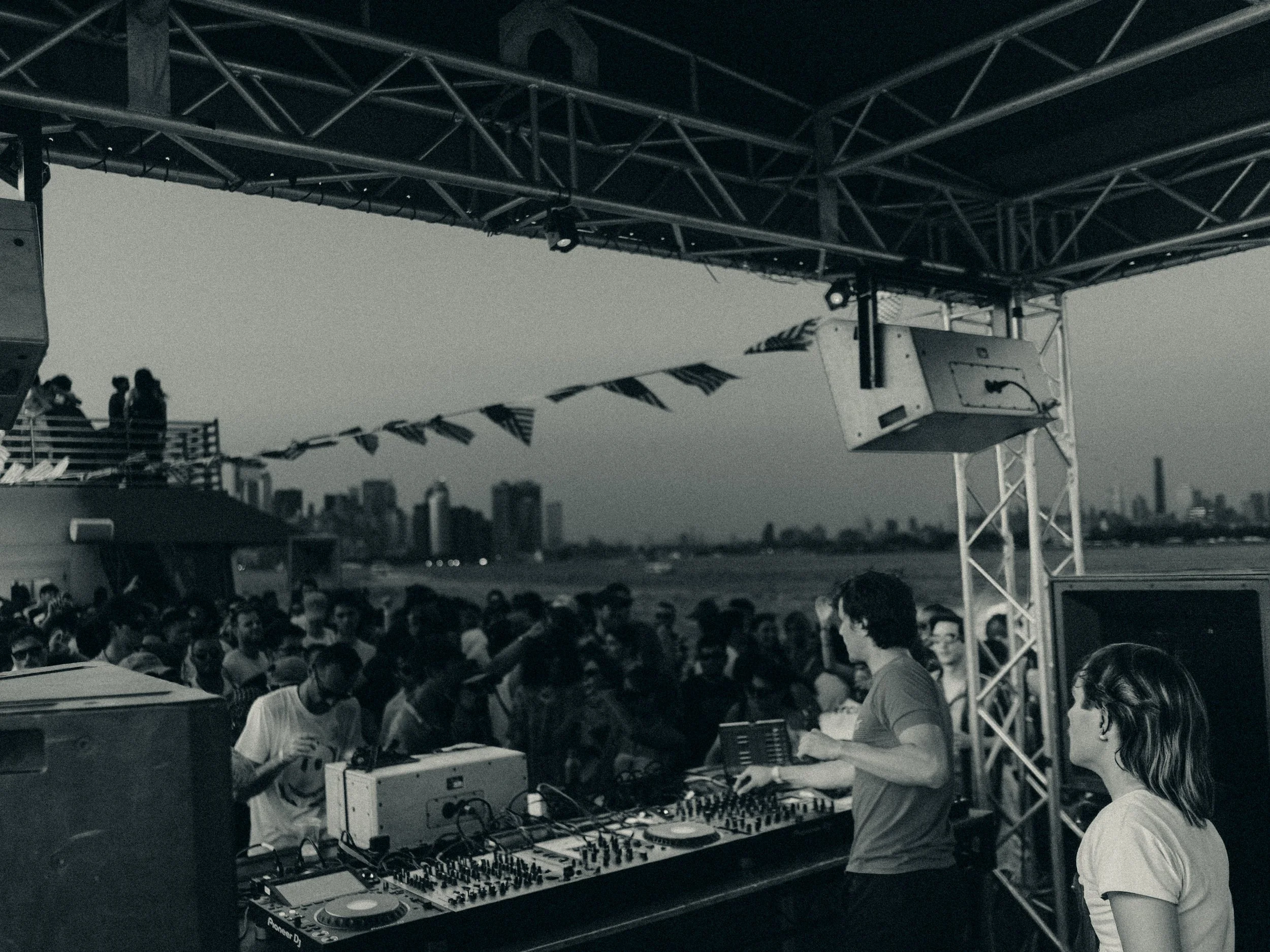 Resolute Boat Party Session-11.jpg