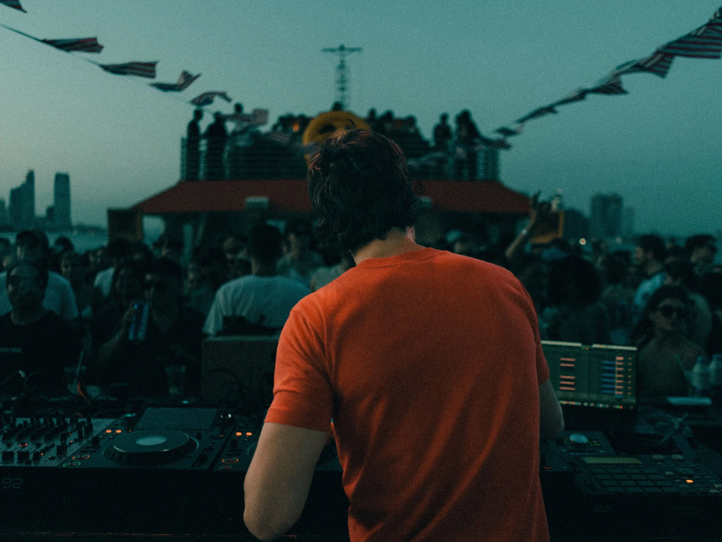 Resolute Boat Party Session-12.jpg