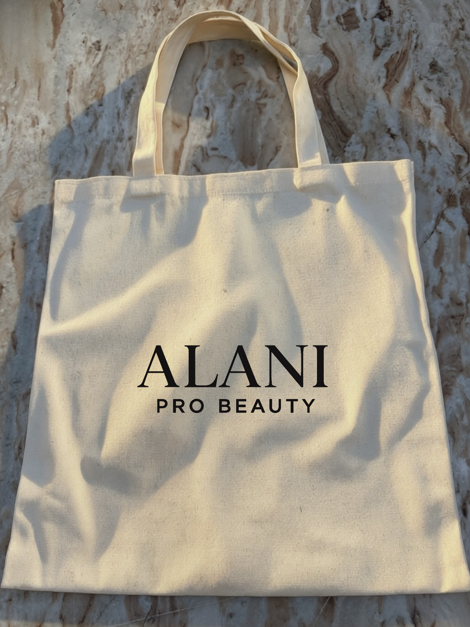 Alani Pro Beauty Tote