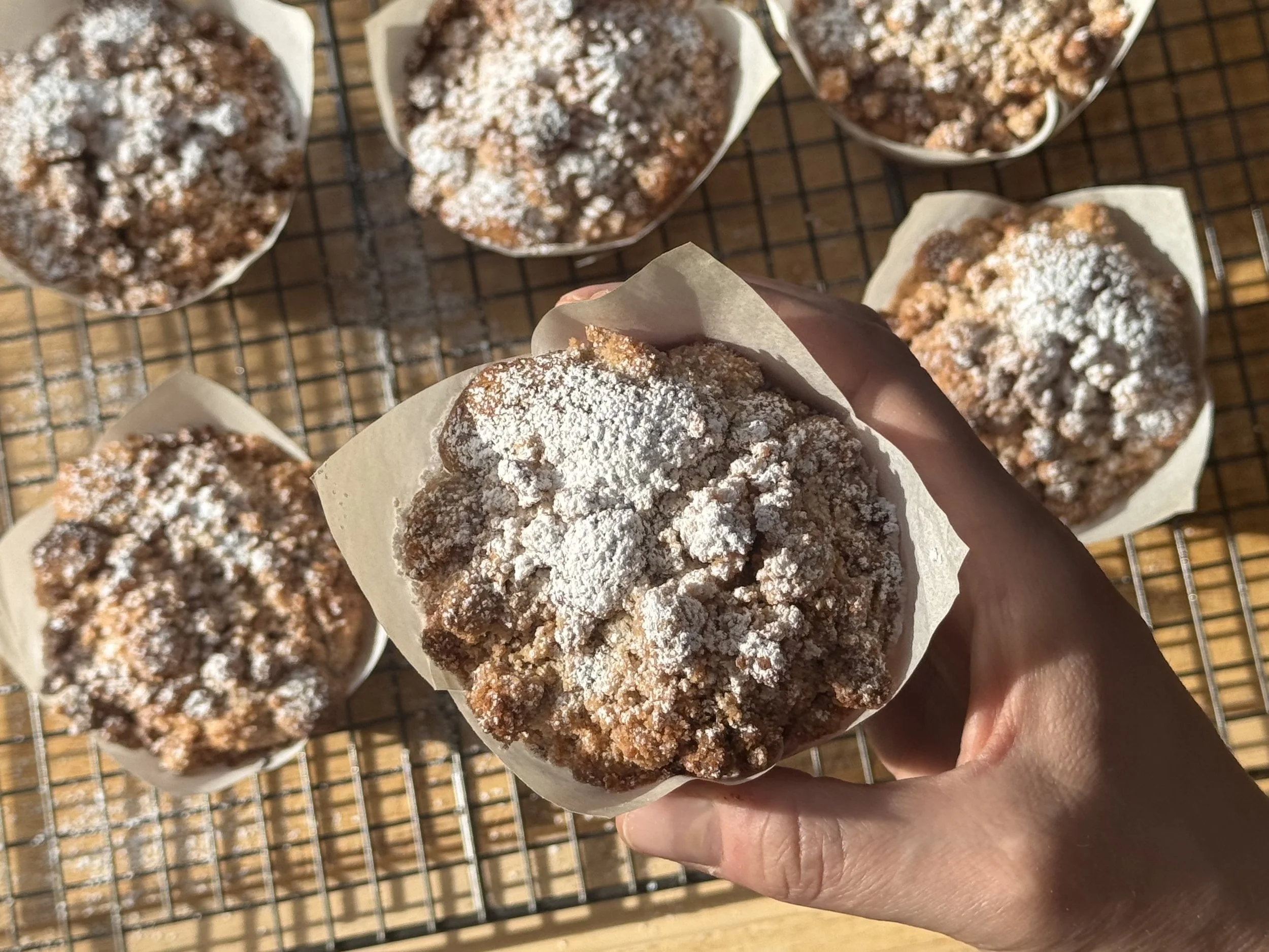 crumb cake muffins