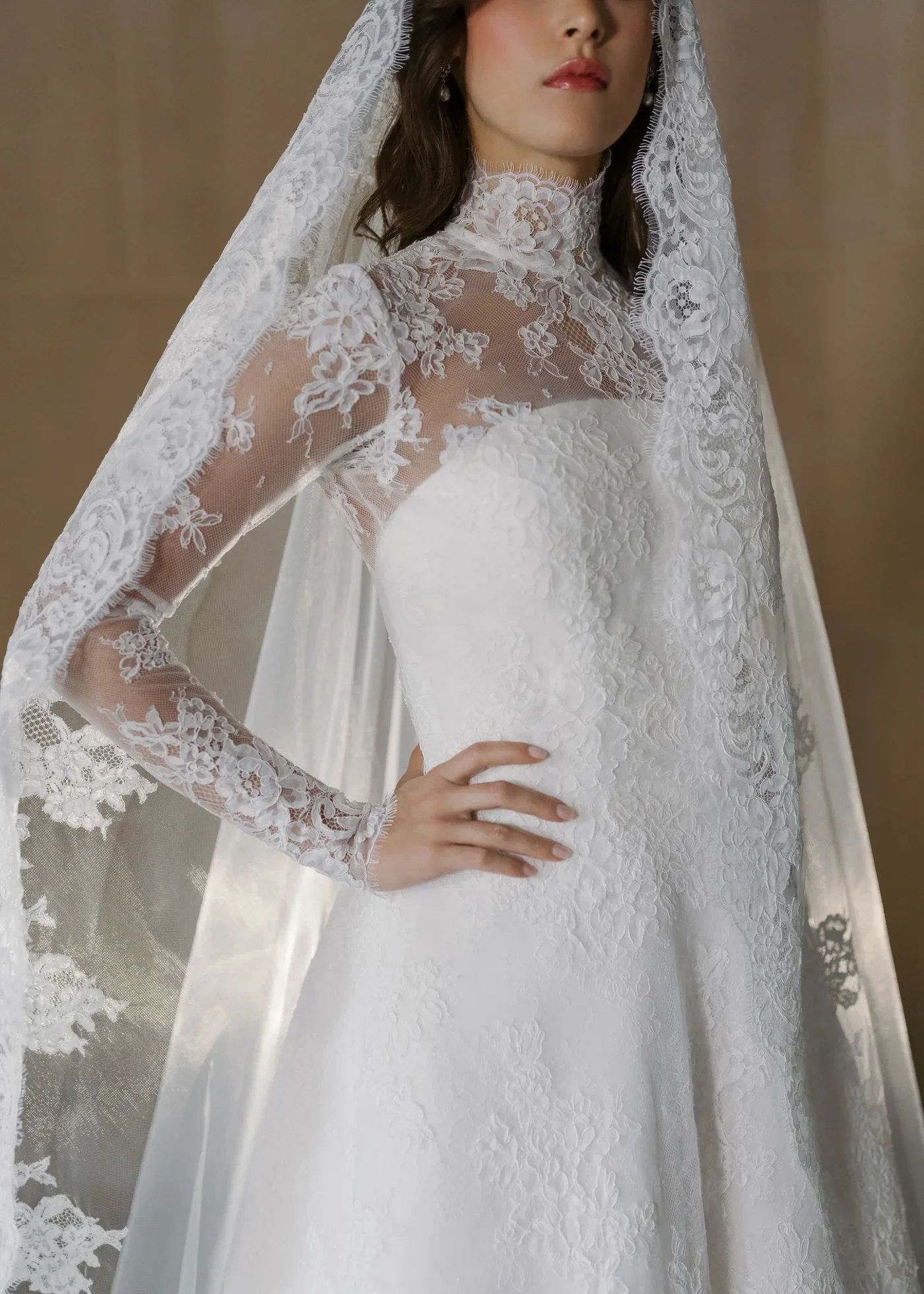 blue-willow-wedding-dress-graham-anne-barge-2.webp