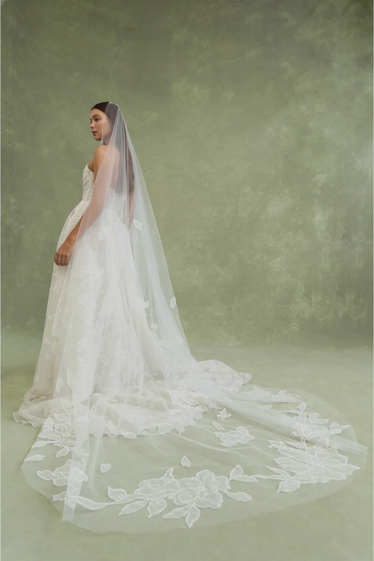 Lorelai_Veil_32409_Edited_2400x3600_dda97f82-9960-4565-94e4-1423af7380a2.webp