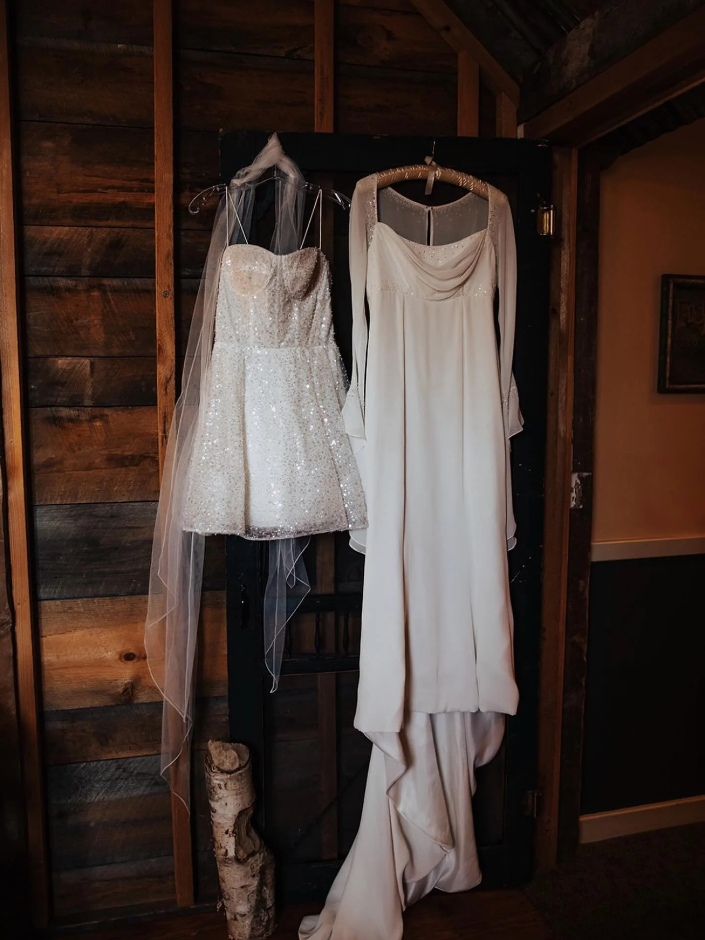 When the bride comes back in a second look, the room feels it. It&rsquo;s the unspoken cue that the formalities are done, the night is about to get good &amp; the dance floor is about to pop off. 

If you&rsquo;re considering a second look, let us he