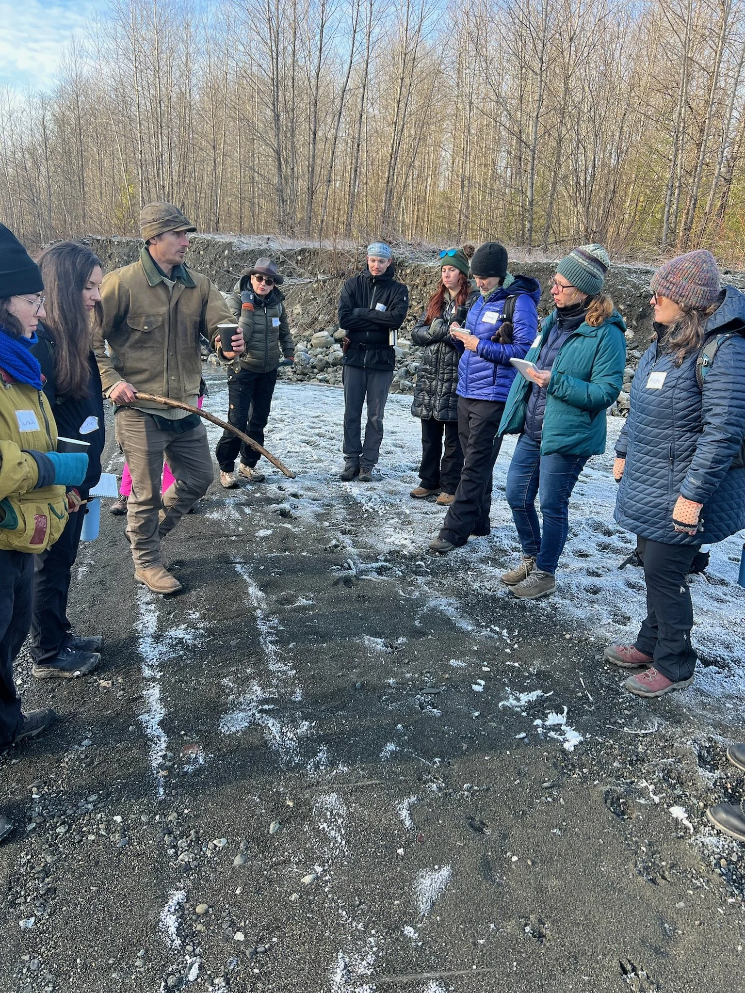 Mark Thompson teaching a tracking workshop and discussing animal track patterns and gaits