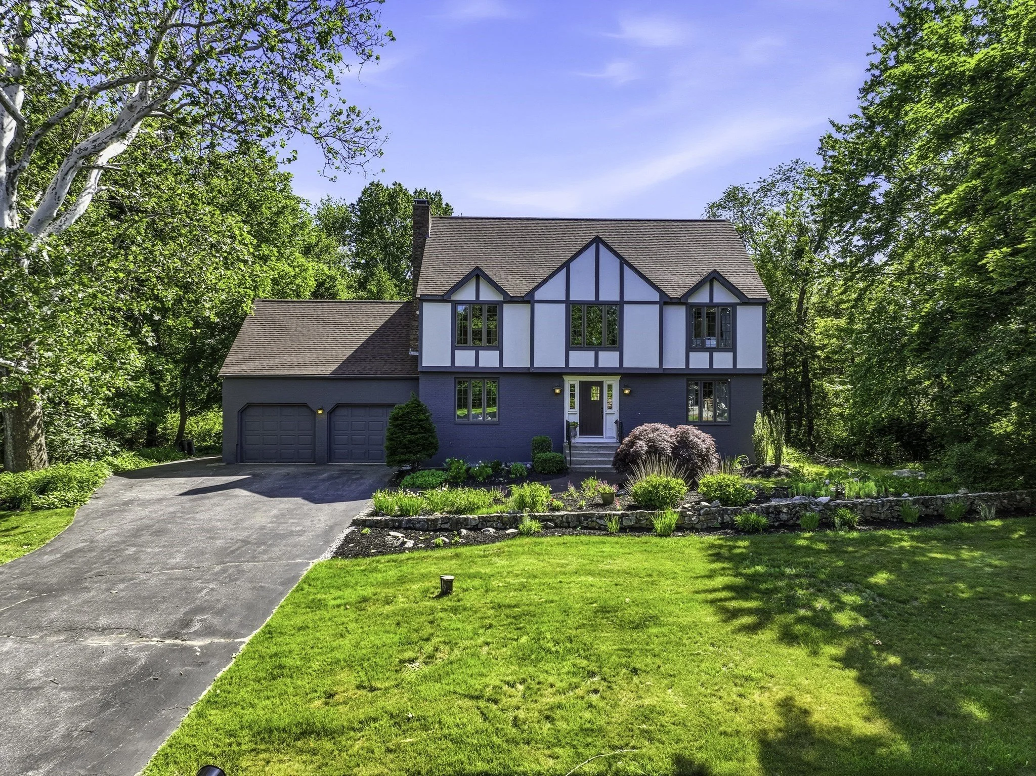 5 Diane Dr, Medway, MA | 4 BD | 2.5 BA | 3,287 Sq Ft | $900,000
