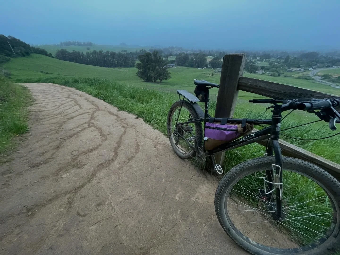 No, no. This isn&rsquo;t play. This is important product testing. 

Lapping the local trails, enjoying maybe the last rain of the season. Frame bag loaded up with 3.5 liters of water and carrying like a champ. 

#bikepackinggear #handsewn #handmadege