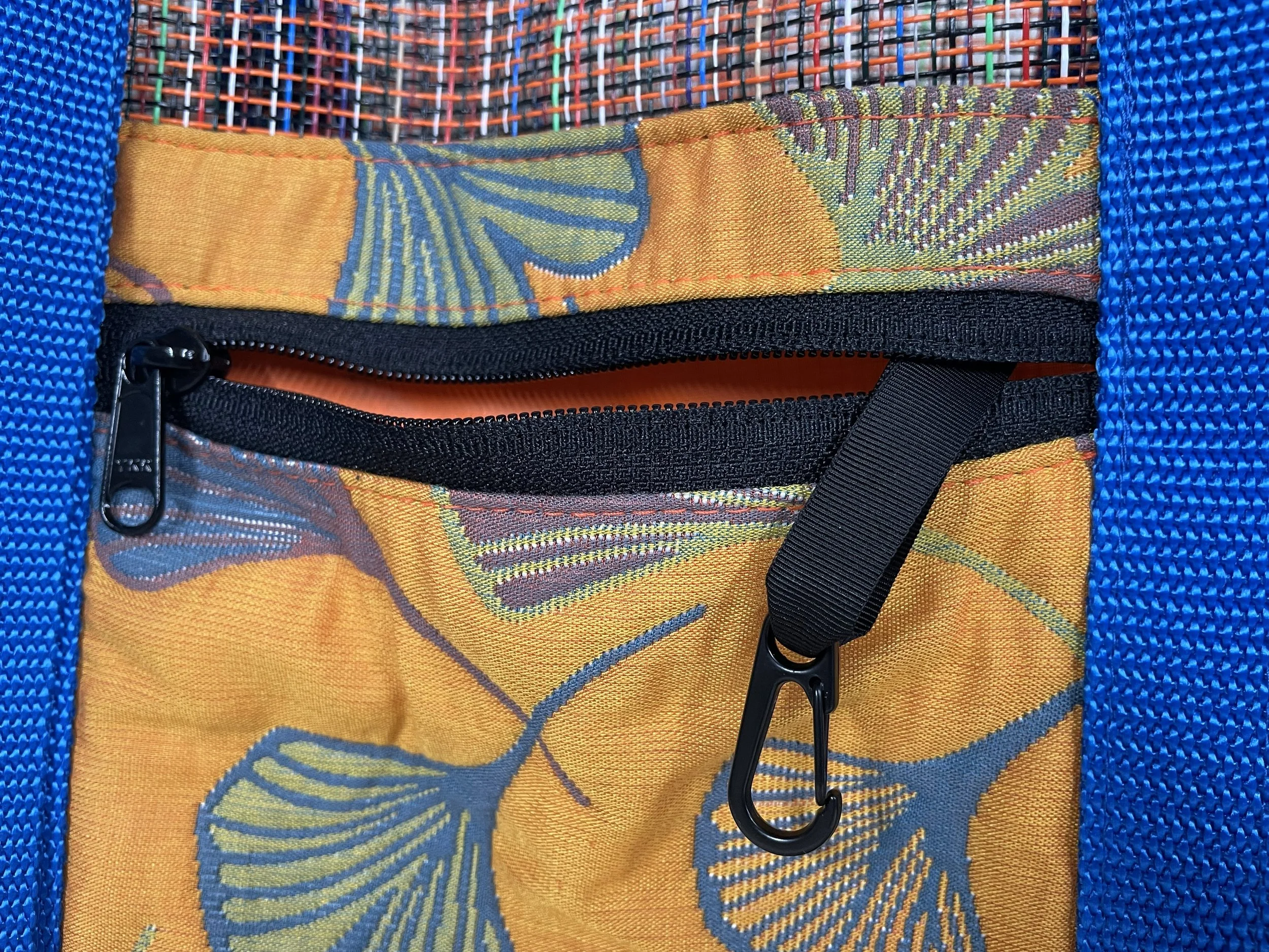 beach tote key clip.jpeg