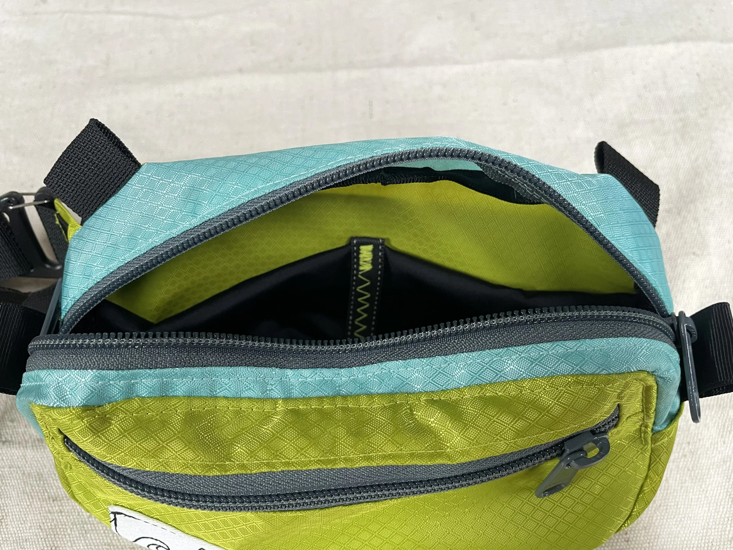 hip pack main pocket detail.jpg (Copy)