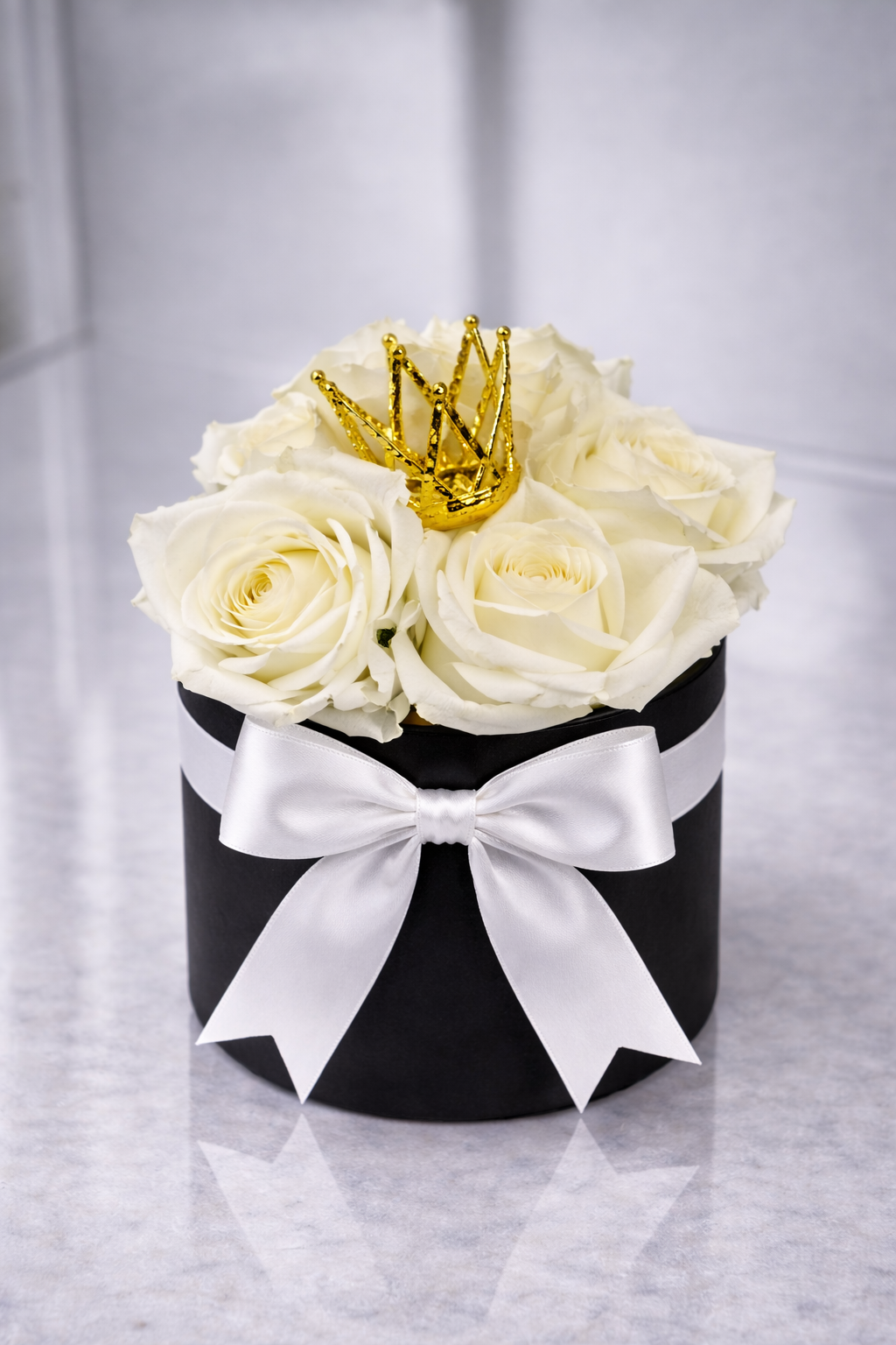 Noir Rose Mini black round box ivory with crown.png