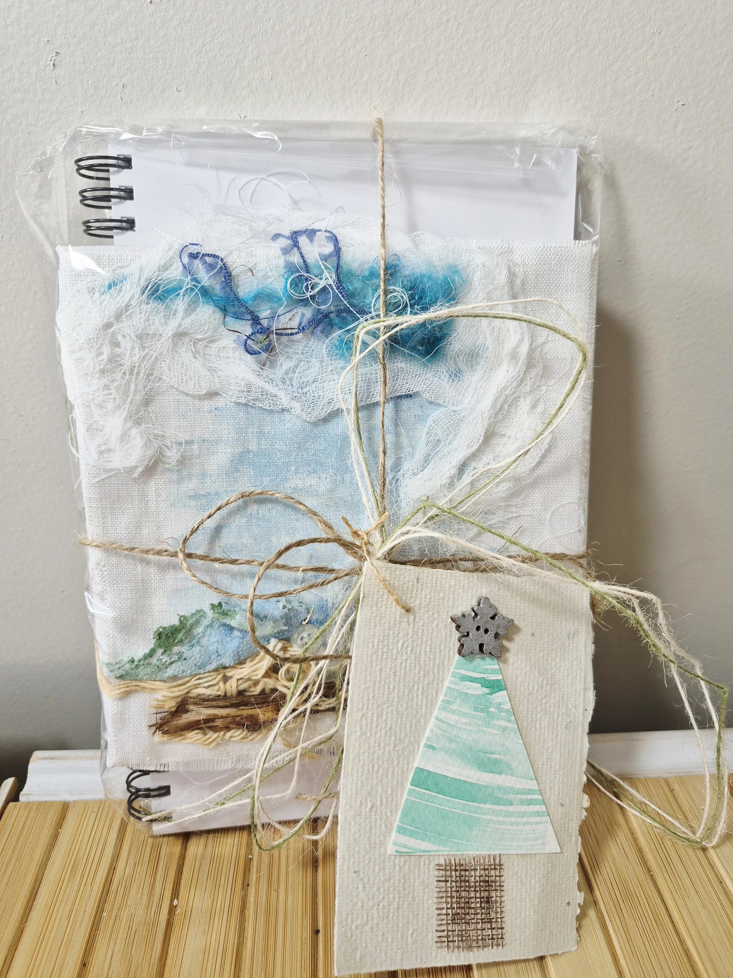 Artistic Inspiration Gift Set: Mixed Media Canvas & Notebook