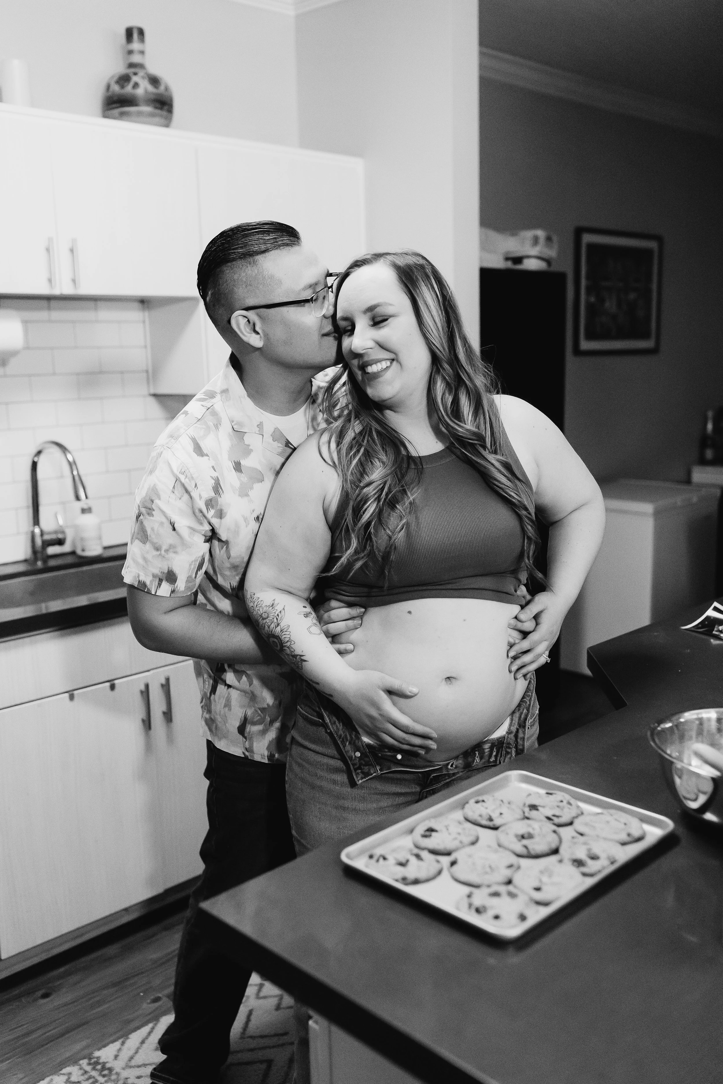 Amanda-Caitlin-Photography-Tiffany-John-half-baked-in-home-maternity-session-48.jpg
