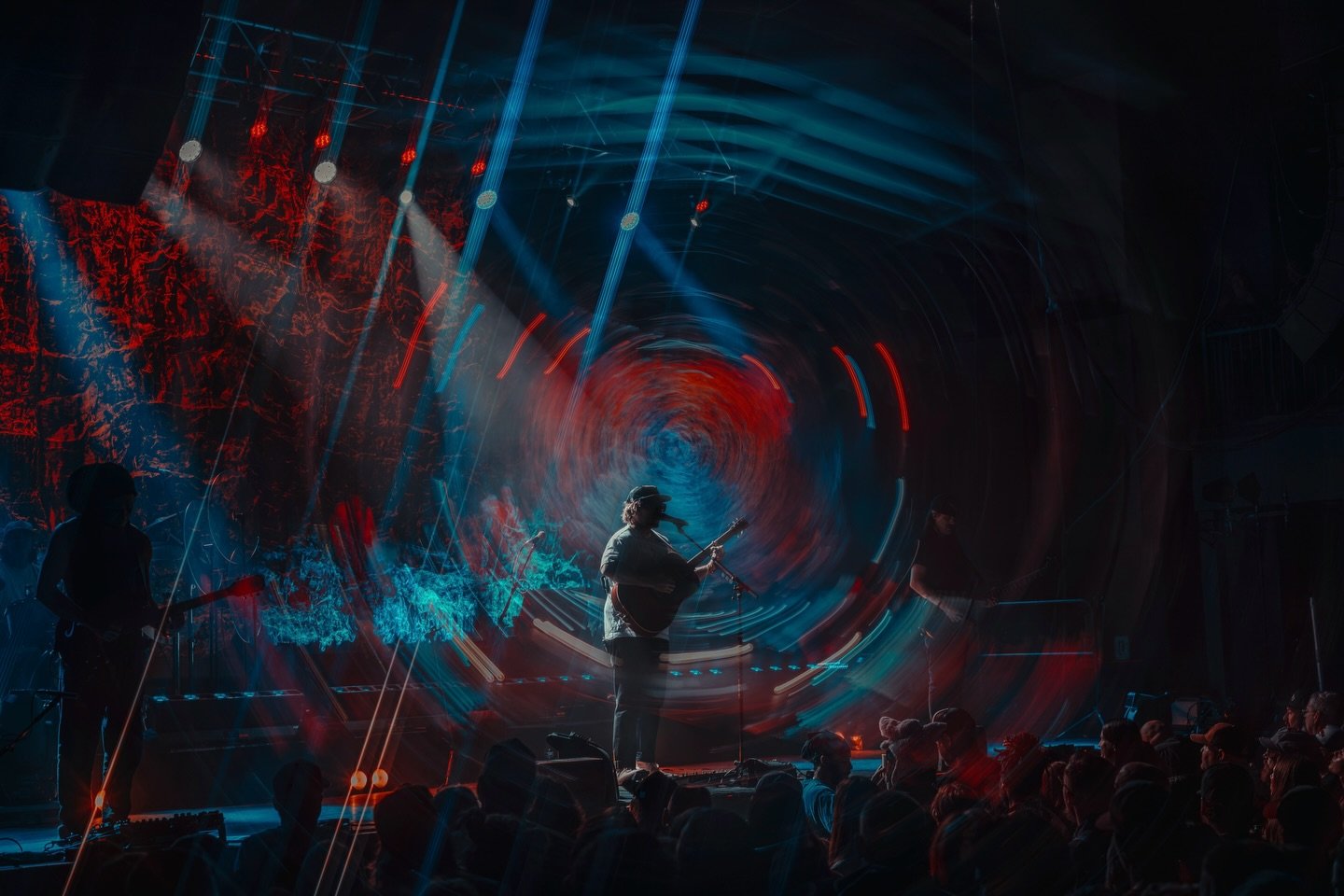 Packed house with The Elovaters last night. 🦈🎶