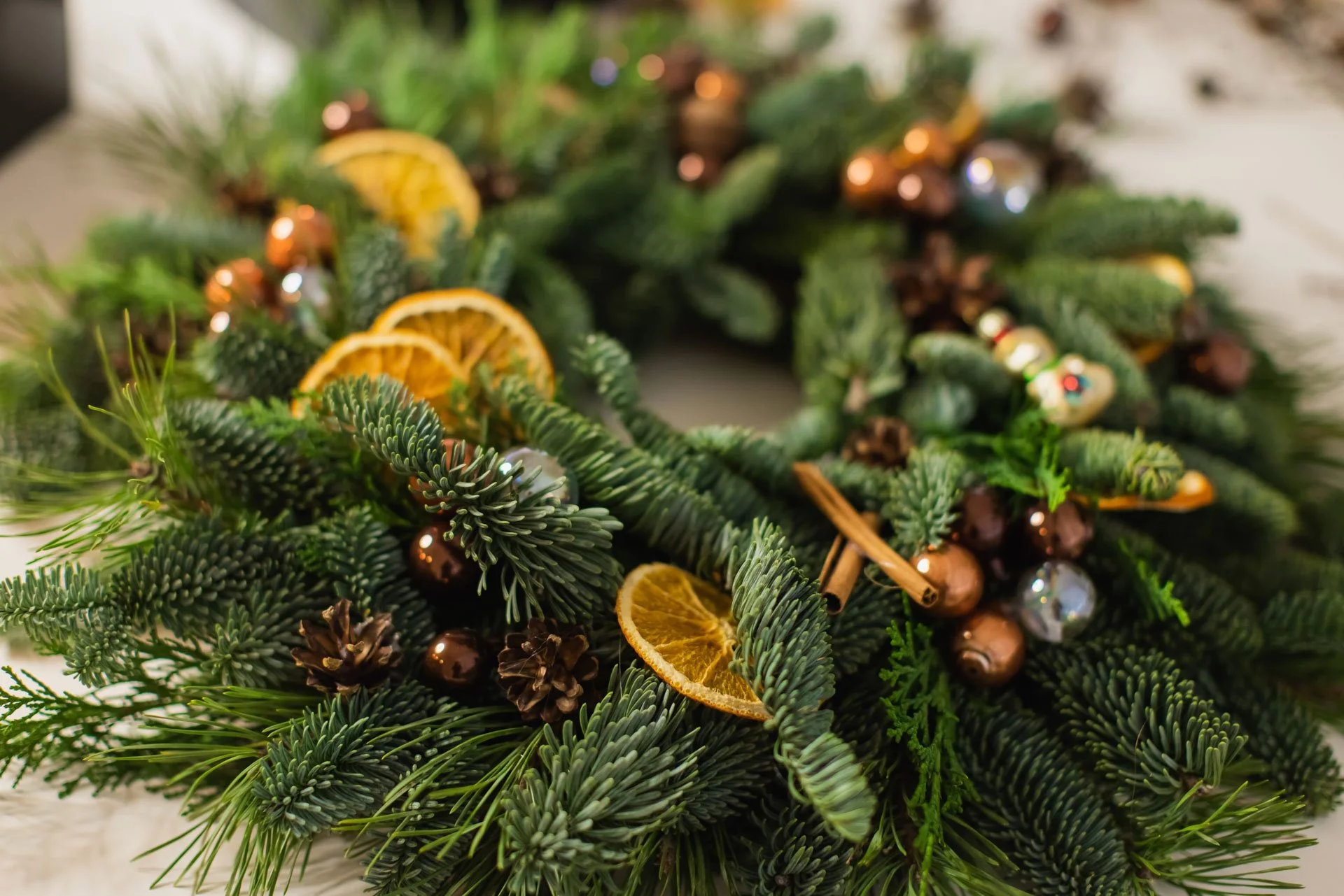 Naturlig julepynt med tørket frukt