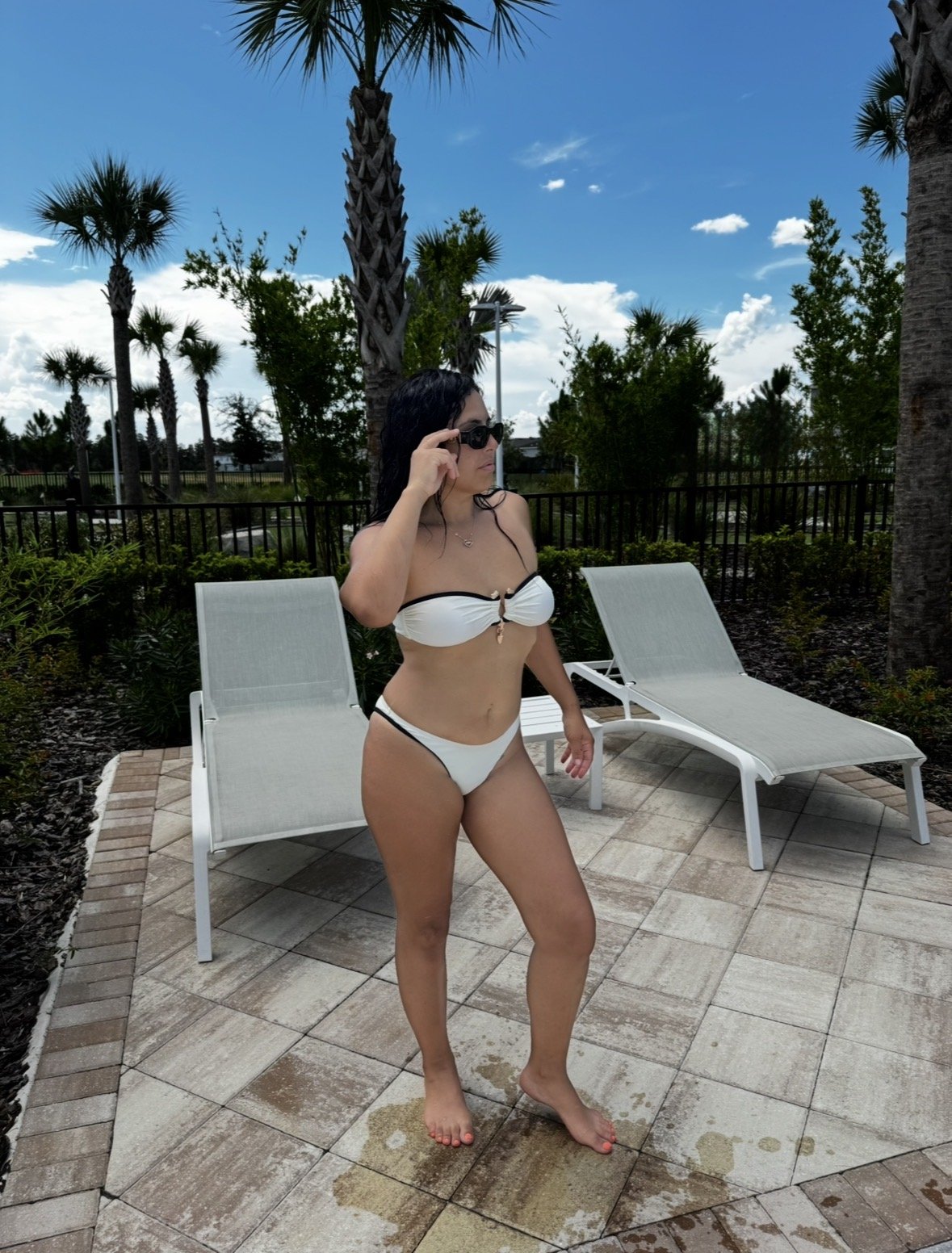 Miluzelitebikini.jpg