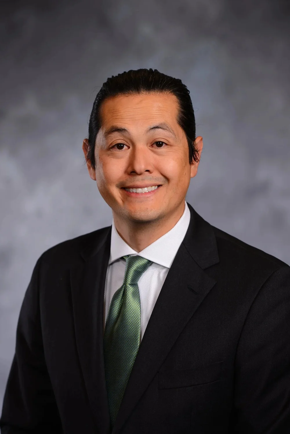 Best Pediatric Dentist in Beaverton, Oregon | Hi5 Dental | Dr. Hai Pham
