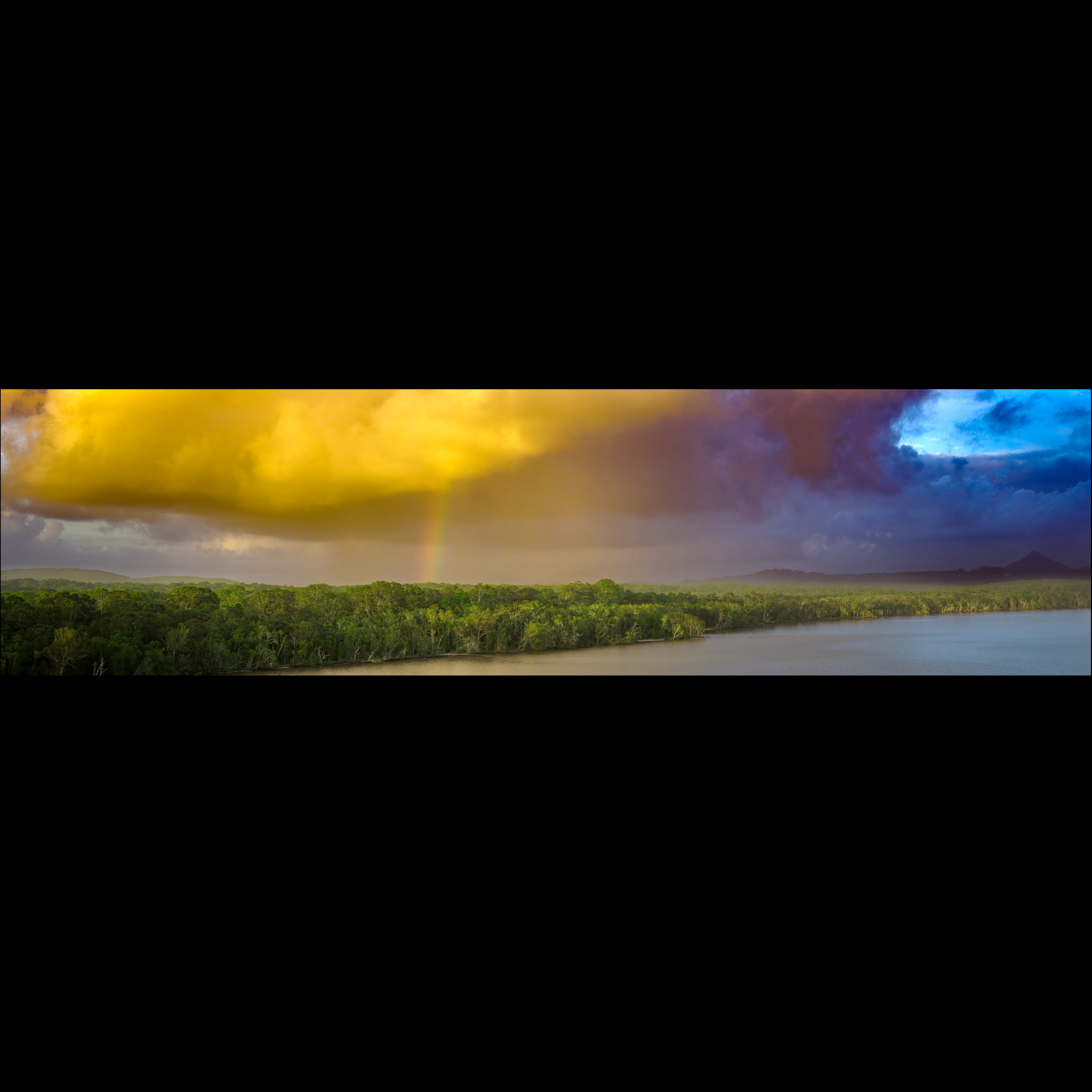 Nature's show (Ultra-wide Panoramic)