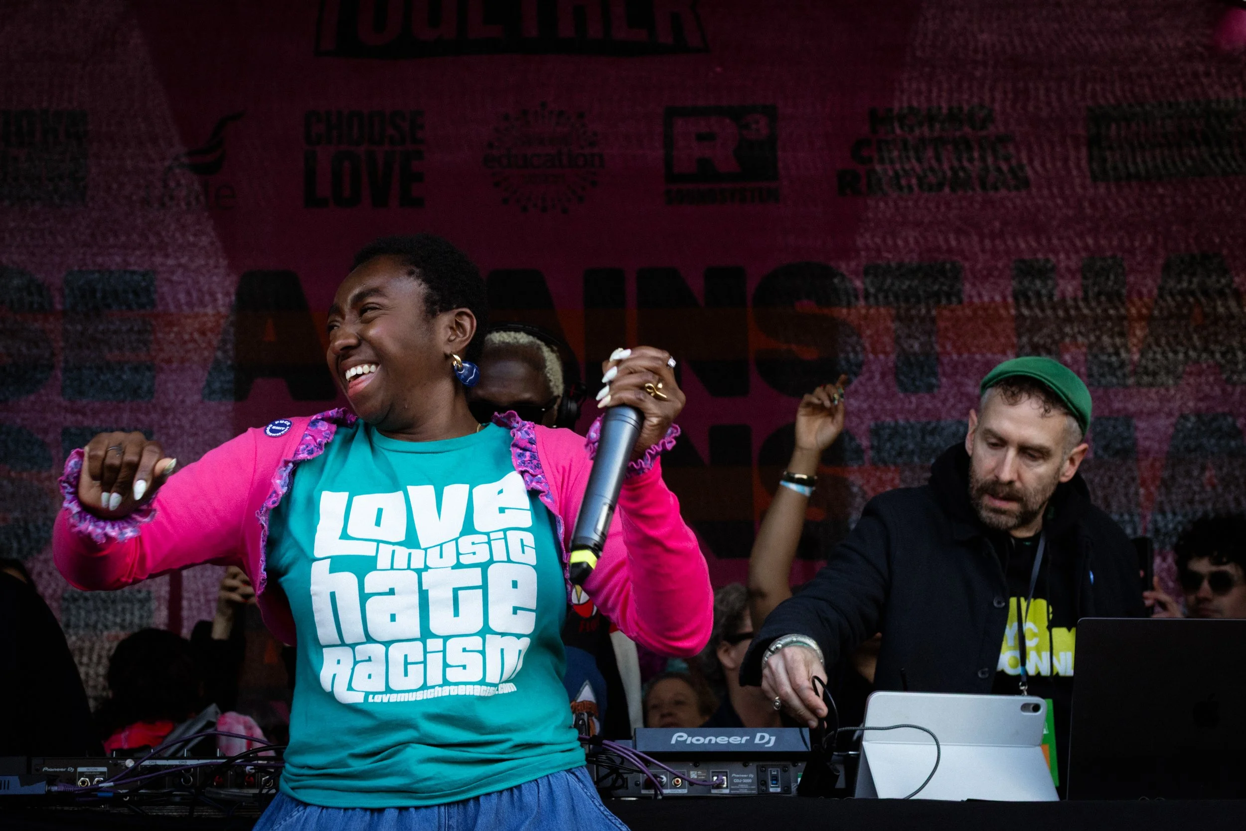 Over thirty artists took part in the House Against Hate event. 