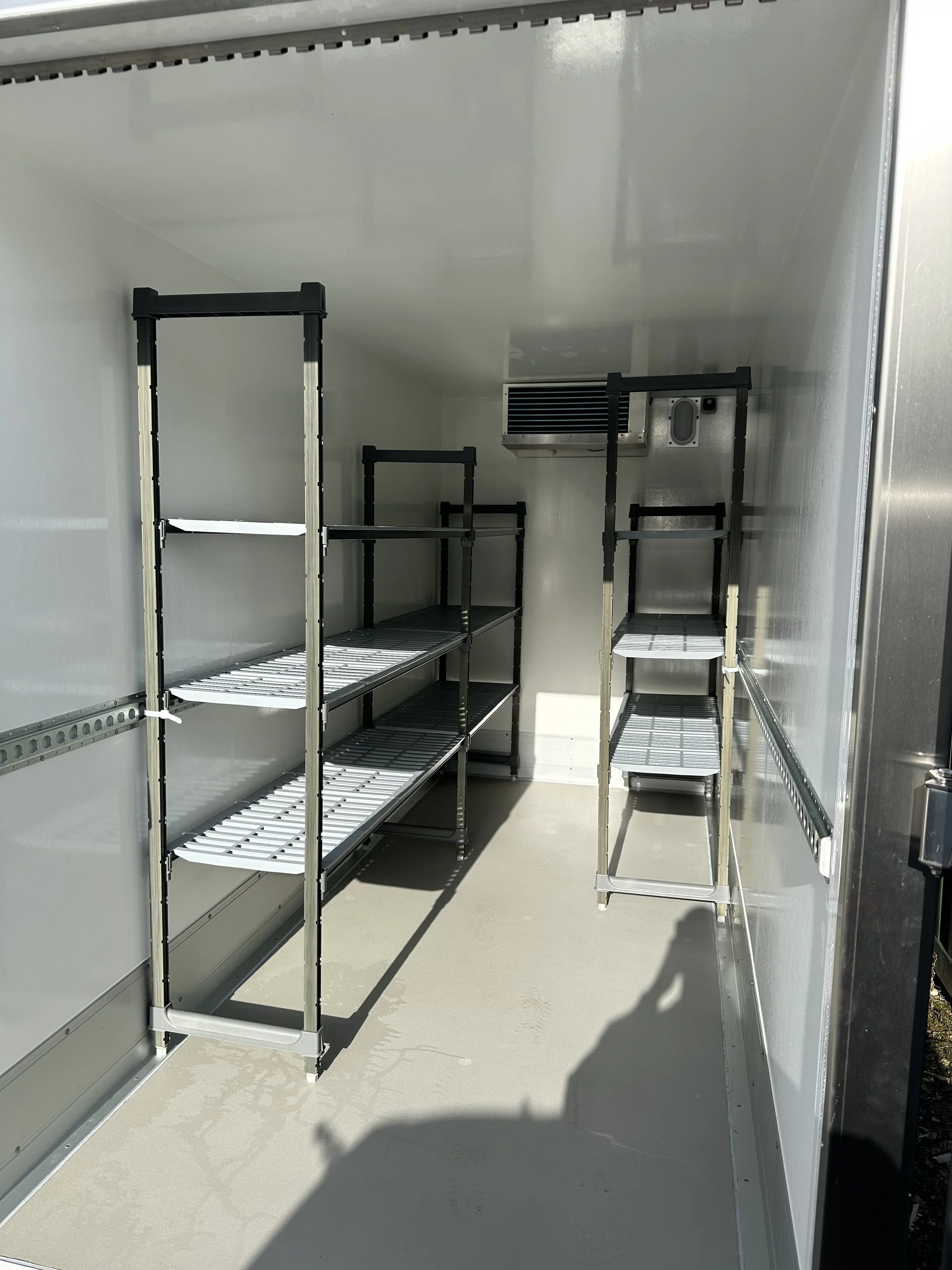 chiller trailer shelving