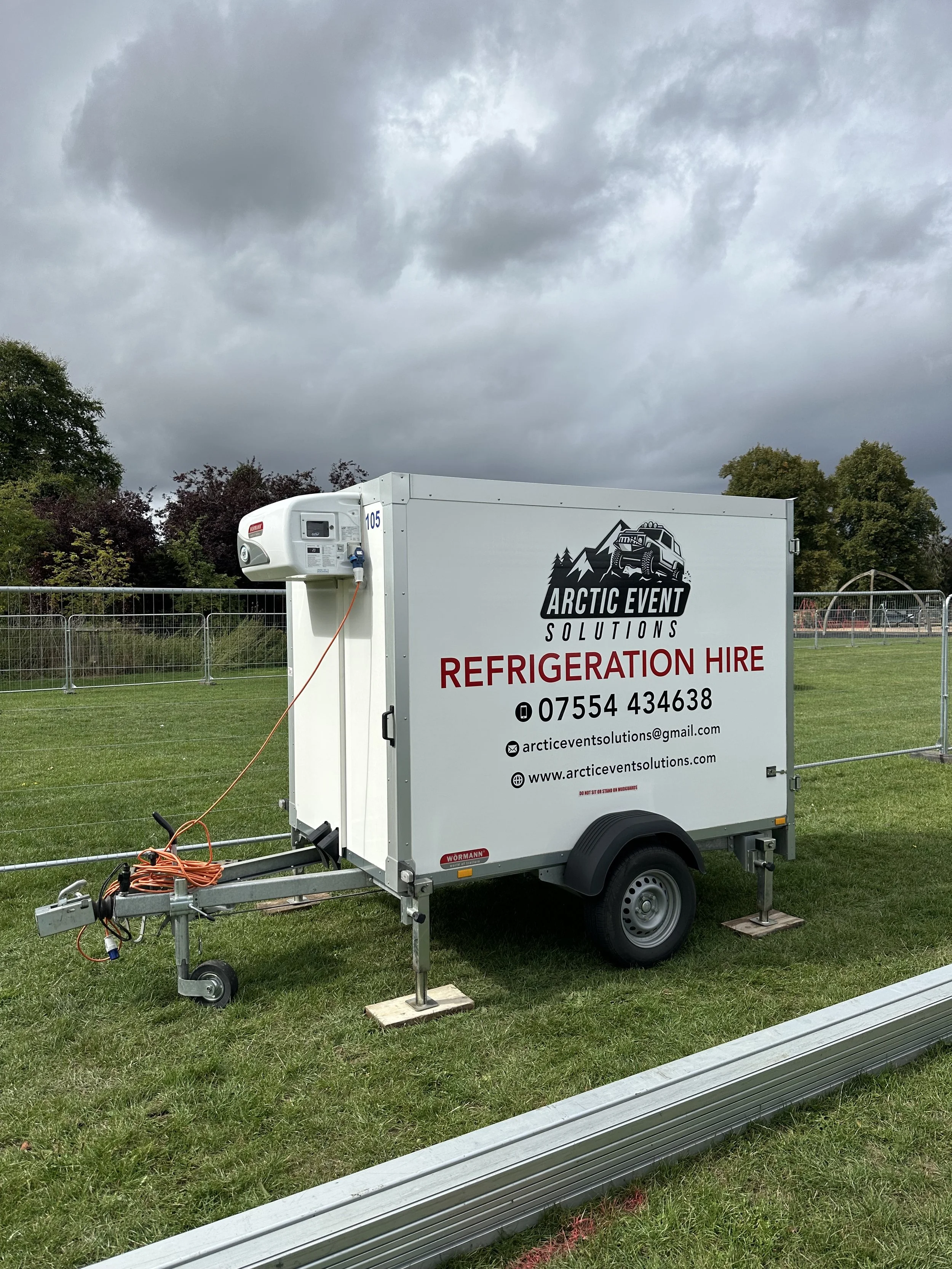 2.4m freezer trailer