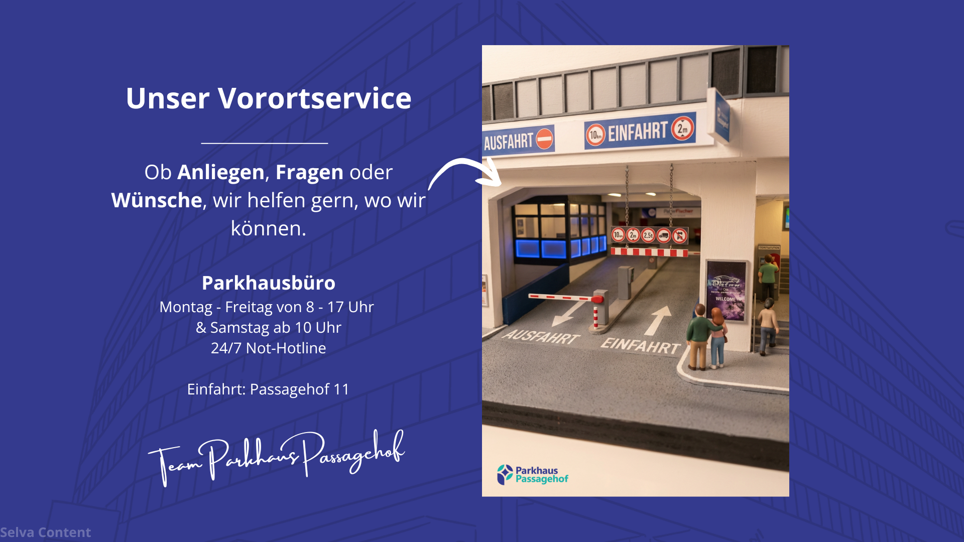 Ein Modell des Parkhauses Passagehof mit Eingang und Ausgang, außerdem Schilder mit Geschwindigkeitsbegrenzungen und Parkregeln sowie ein Begrüßungsplakat.