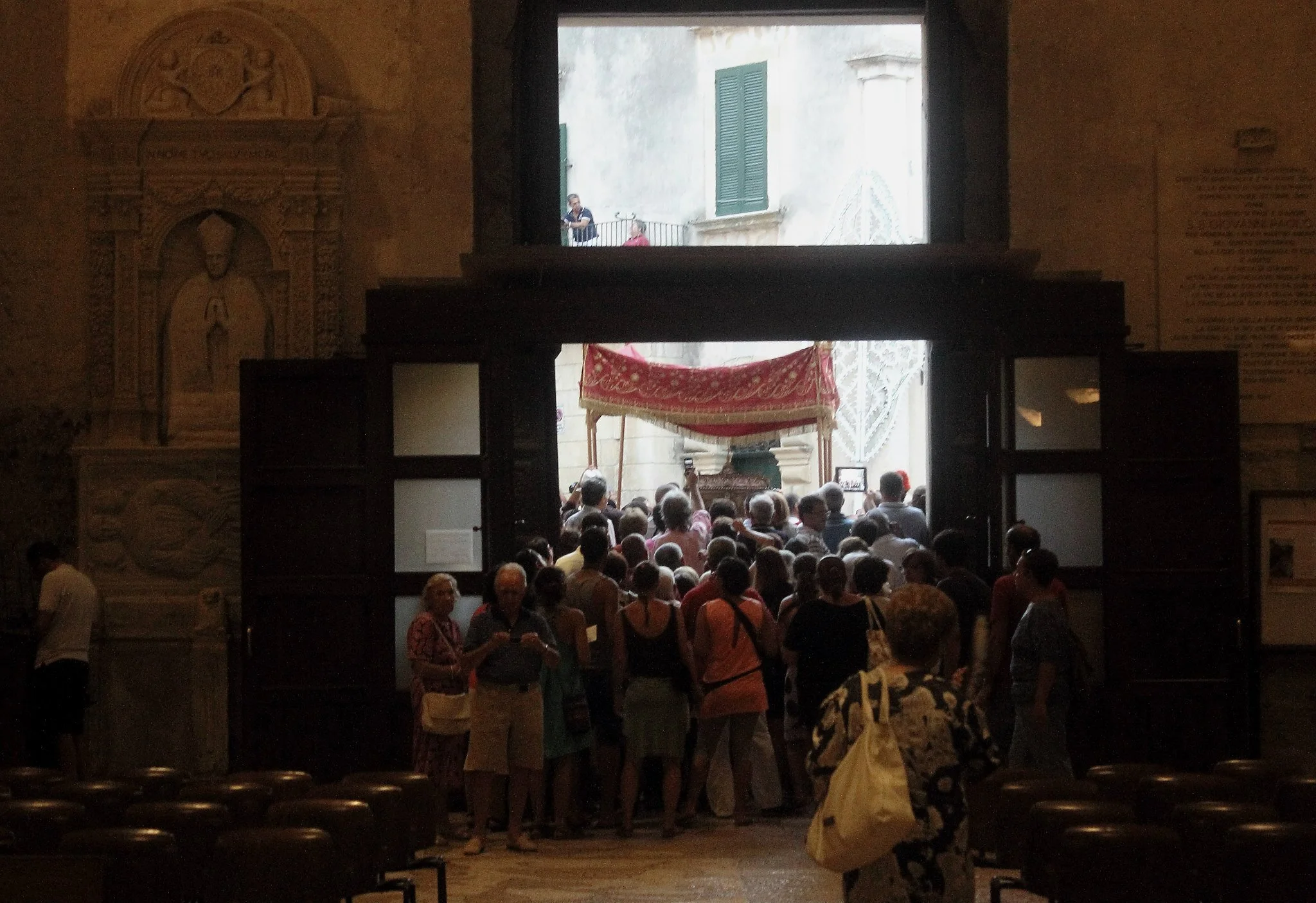 Crowds gathering at Otranto Cathedral for the patronal feast. Puglia Gateway organizes bespoke logistics for large groups during high-season cultural events in Italy..jpg