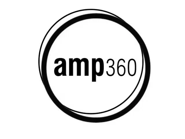 Schwarzes und weißes Logo mit Text 'amp360' in einem kreisförmigen Design