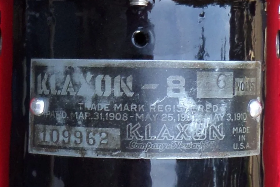 Original Klaxon-8 horn tag
