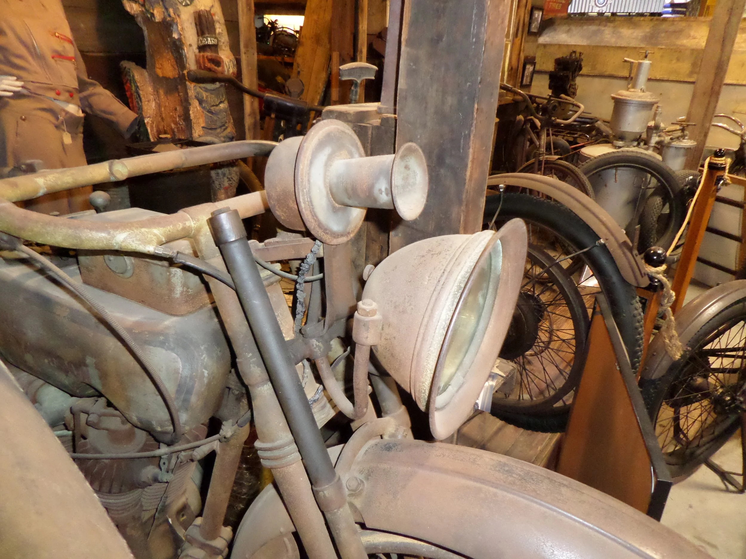 Harley with Adams-Bagnall horn.