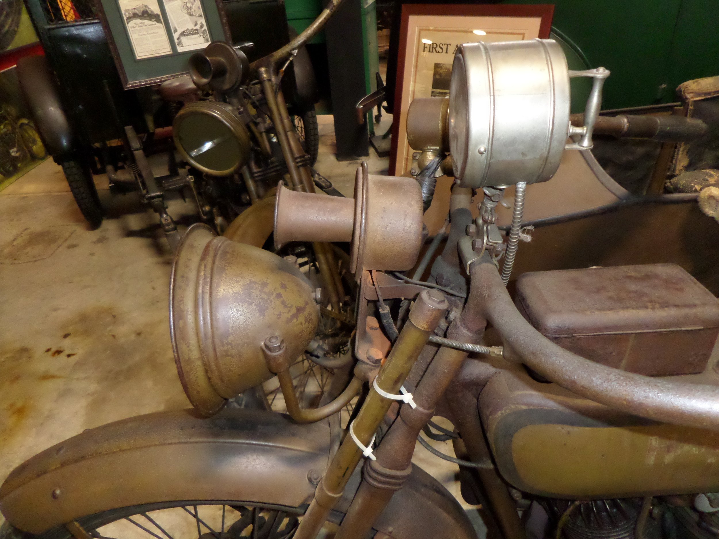 Harley with Adams-Bagnall horn.