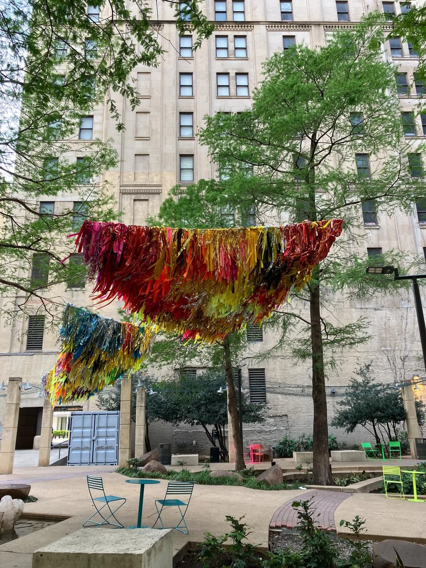 Such a delight to find these beauties from @thecolorcondition on a recent walk in Downtown Dallas! 💜

#OutdoorArtDallas