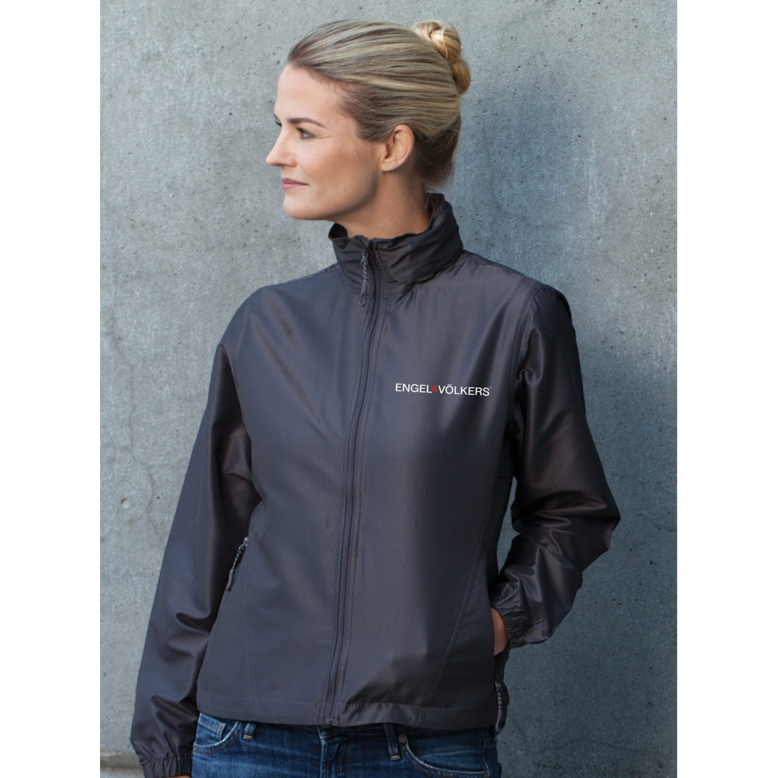 Ladies Mist Windbreaker – Lightweight Coverage with a Modern Fit
