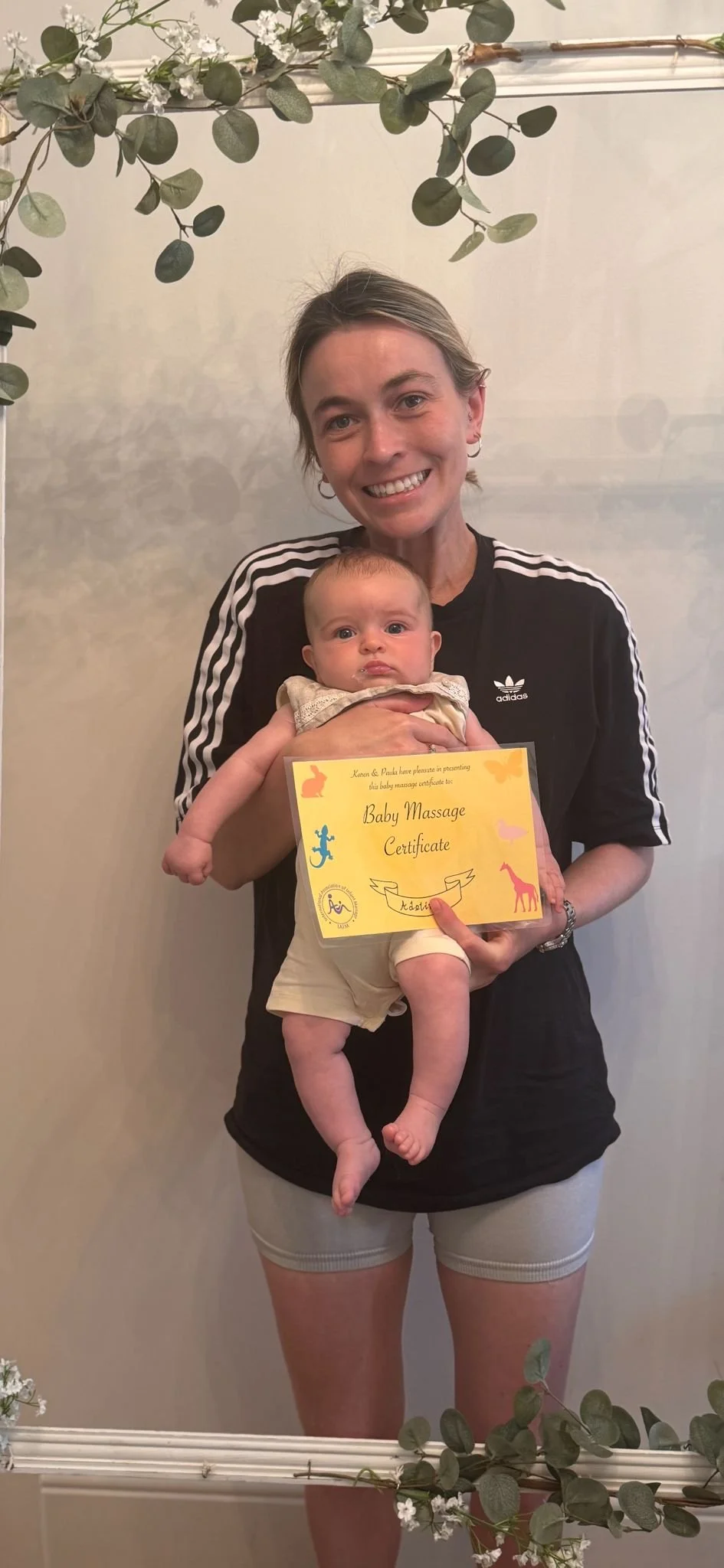 photo Amelie with mum and cert.jpeg