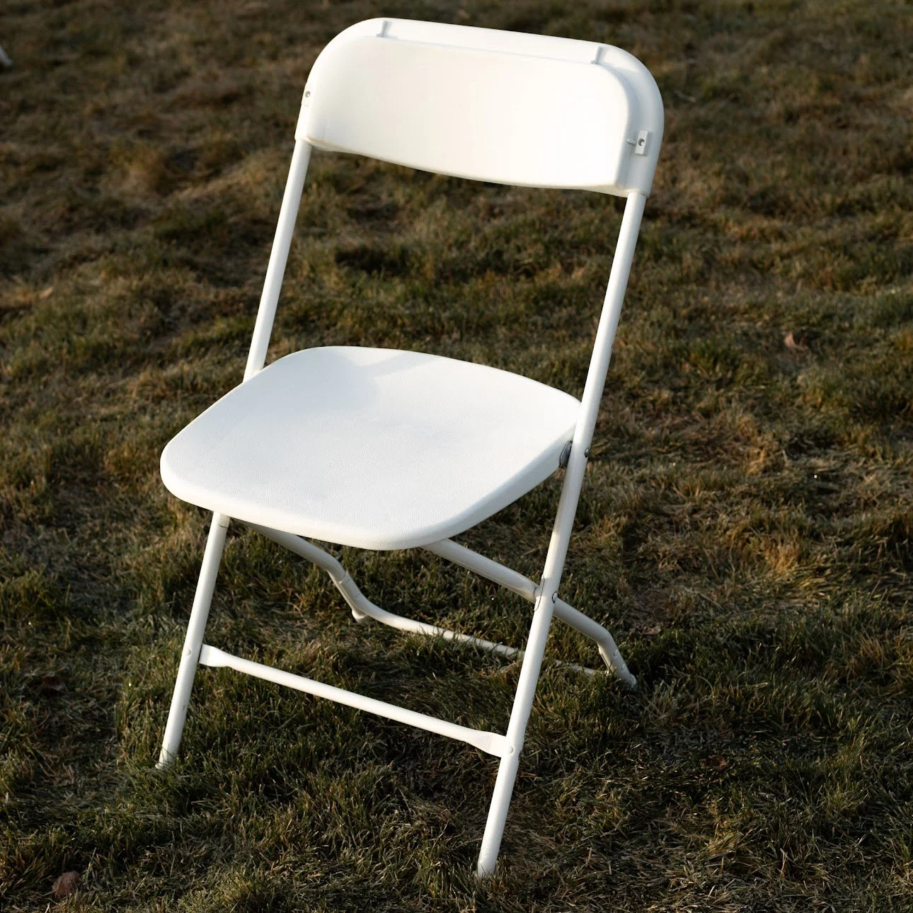 Basic White Folding Chair