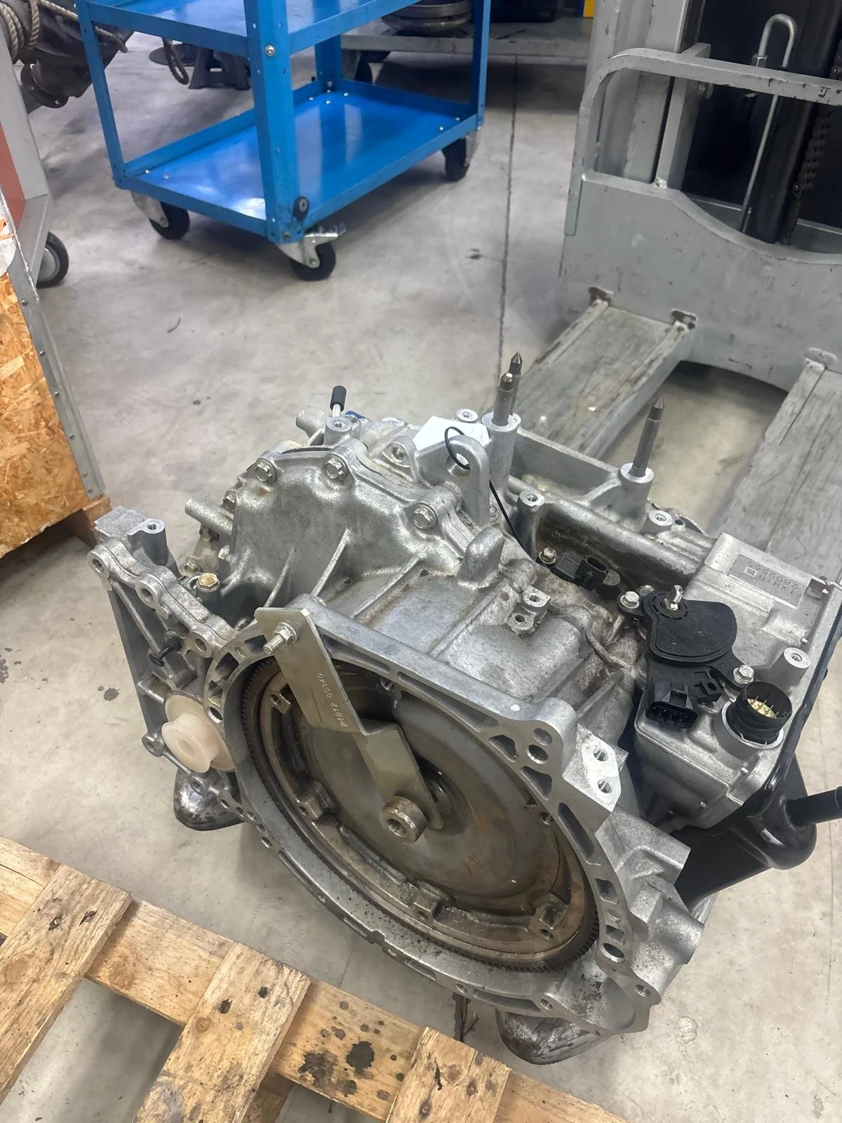 Cambio MITSUBISHI OUTLANDER / CITROEN C-CROSSER. Revisionato e pronto all'uso. Contattaci per ogni dubbio e info.