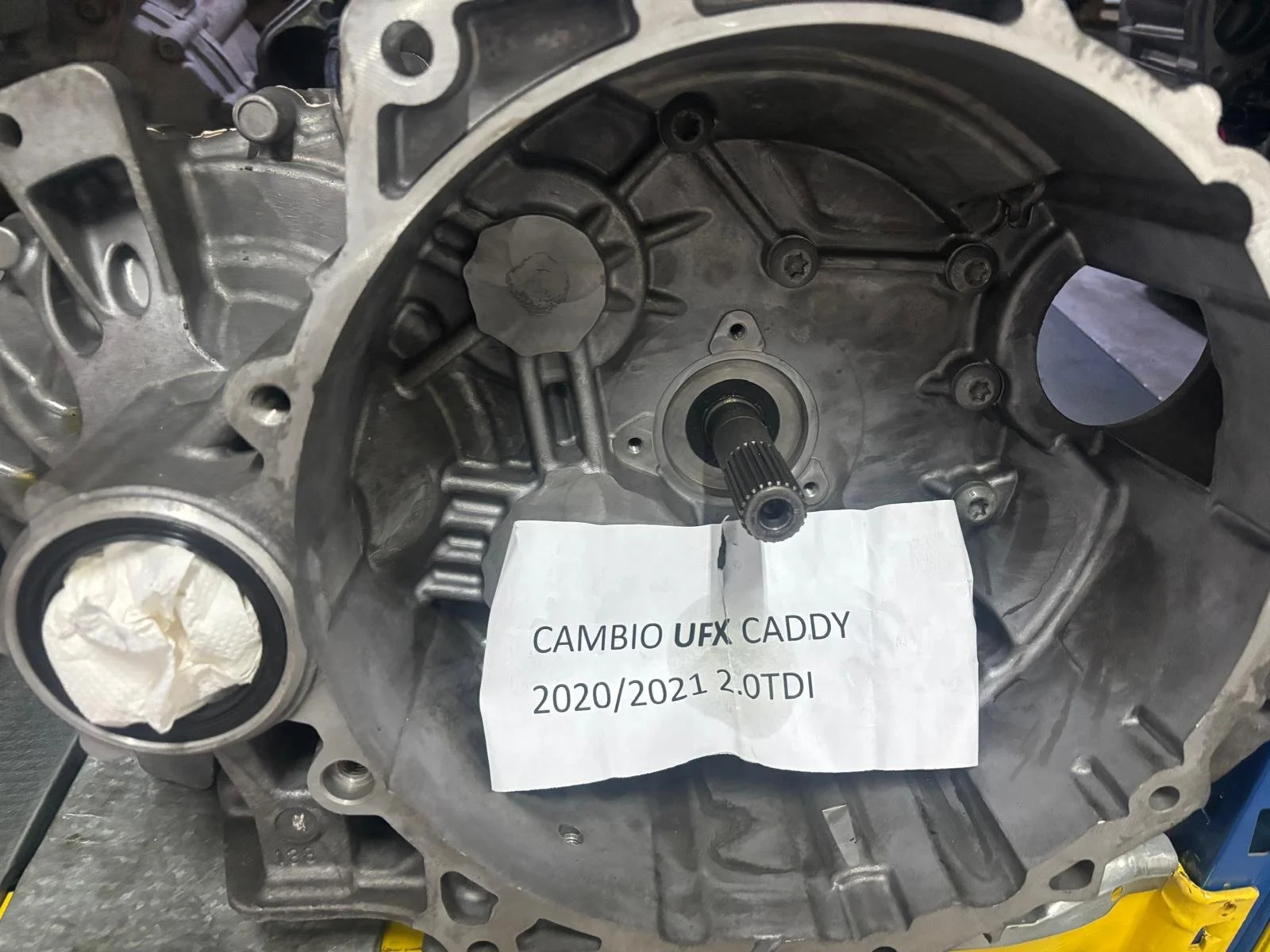 Cambio VW CADDY UFX. Revisionato e pronto all'uso. Contattaci per ogni dubbio e info.