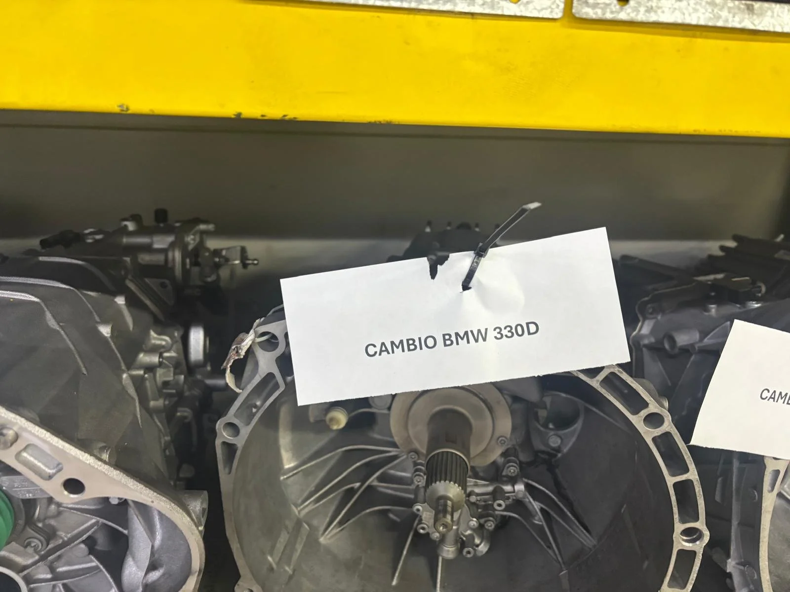 Cambio BMW 330D serie F. Revisionato e pronto all'uso. Contattaci per ogni dubbio e info.