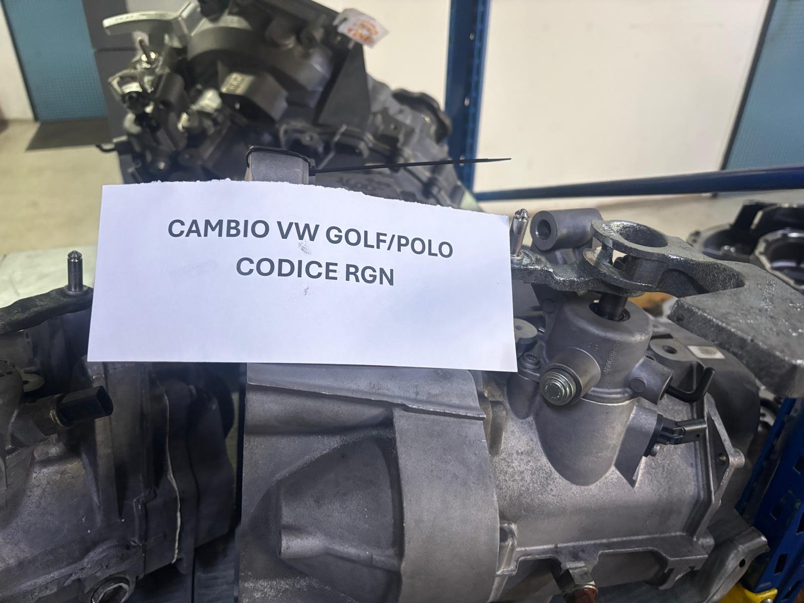 Cambio VW POLO RGN. Revisionato e pronto all'uso. Contattaci per ogni dubbio e info.