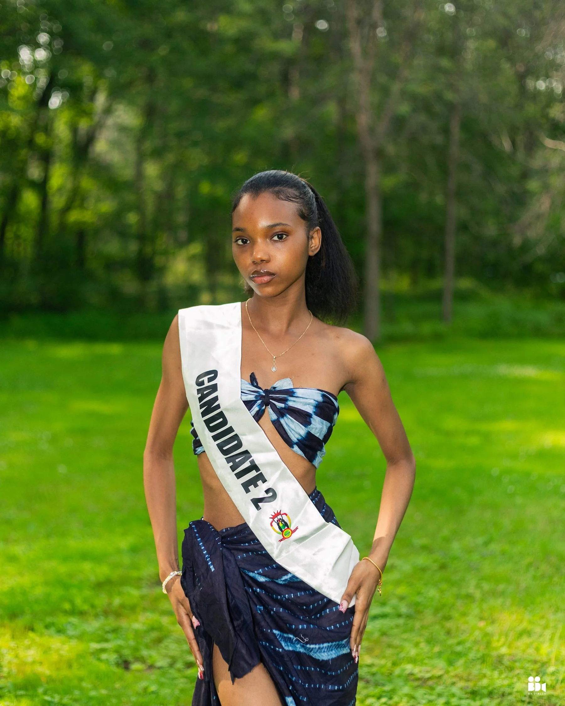 Outdoor portrait photography session in Montreal captured by photographer Shot by Diallo