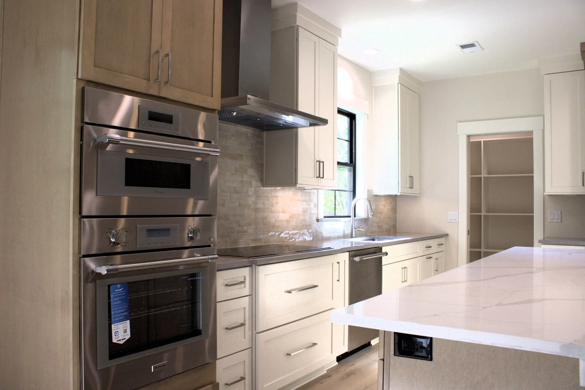 Merluzeau Kitchen 2.jpg