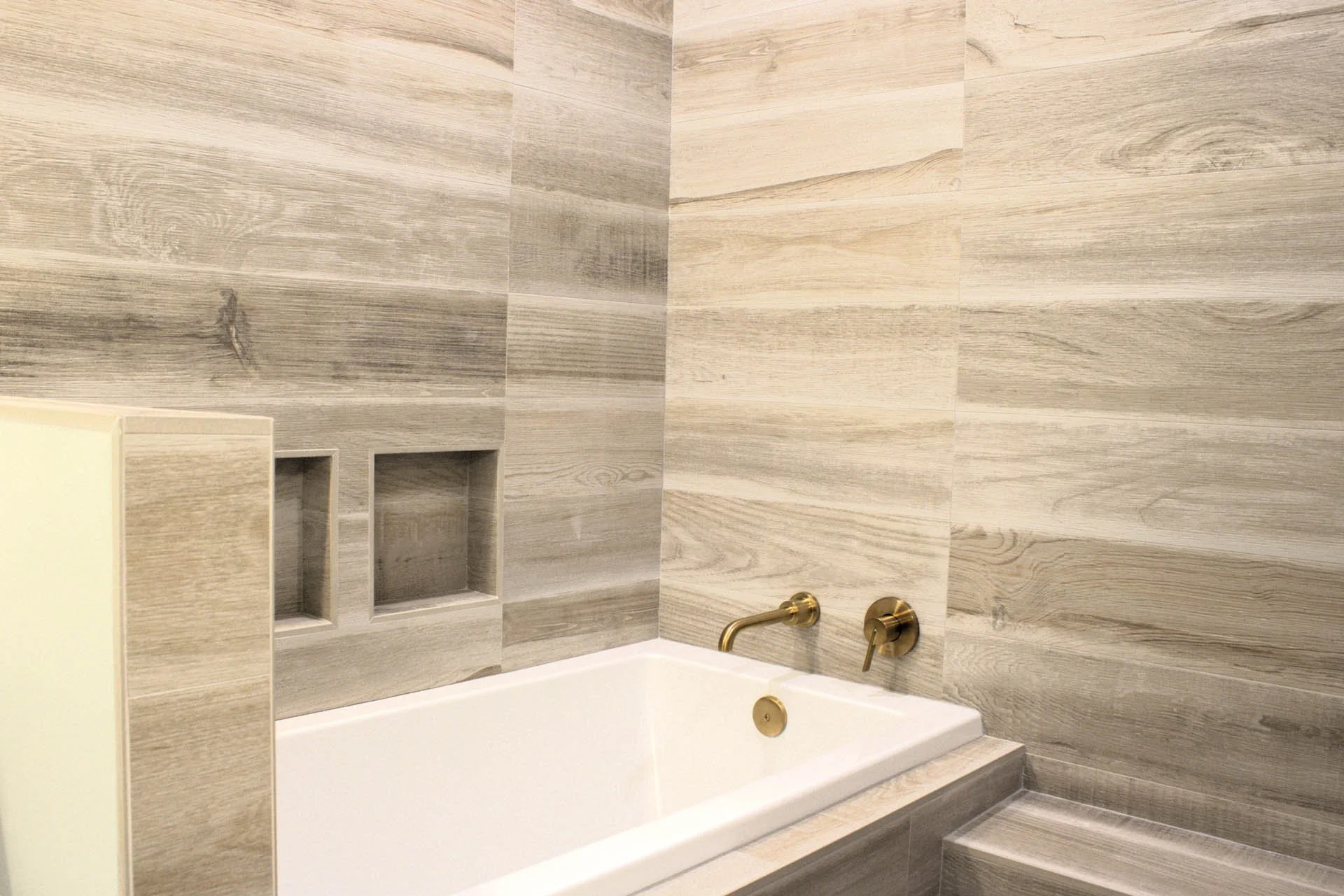 Merluzeau Wet Shower 3.jpg