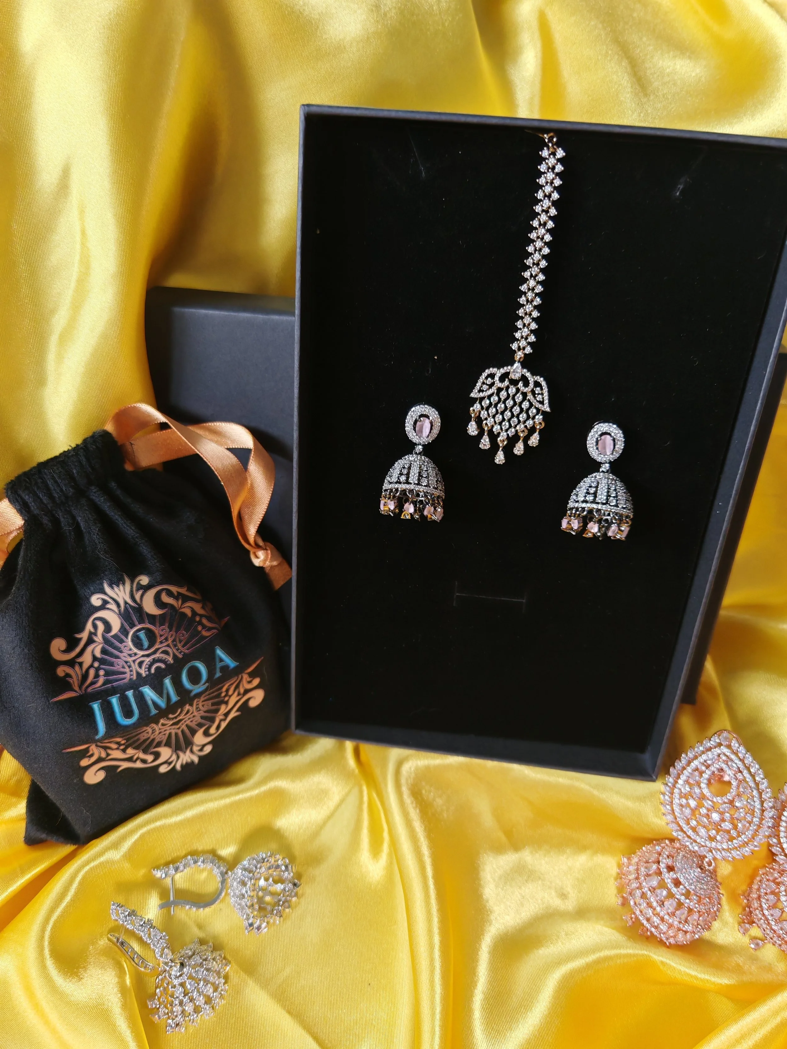 Elara Jhumka & Nikki Tikka Duo