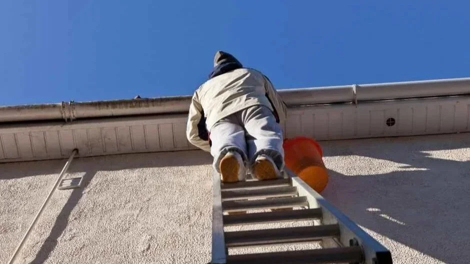 Don’t Ignore these Indications of Failing Gutters