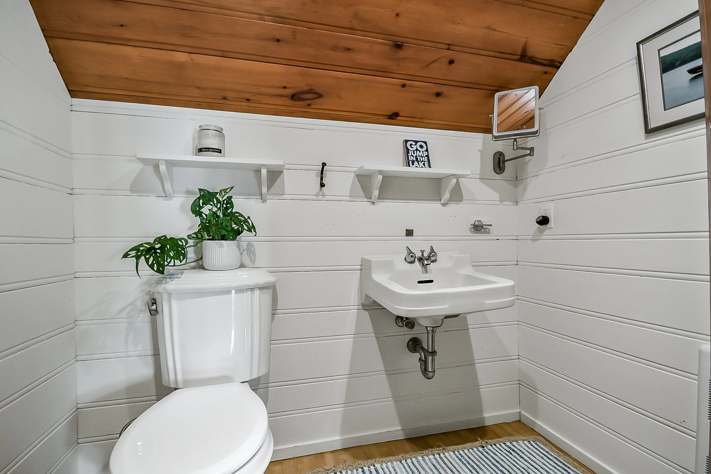 Shared bathroom on second floor (shower and toilet are in separate rooms).