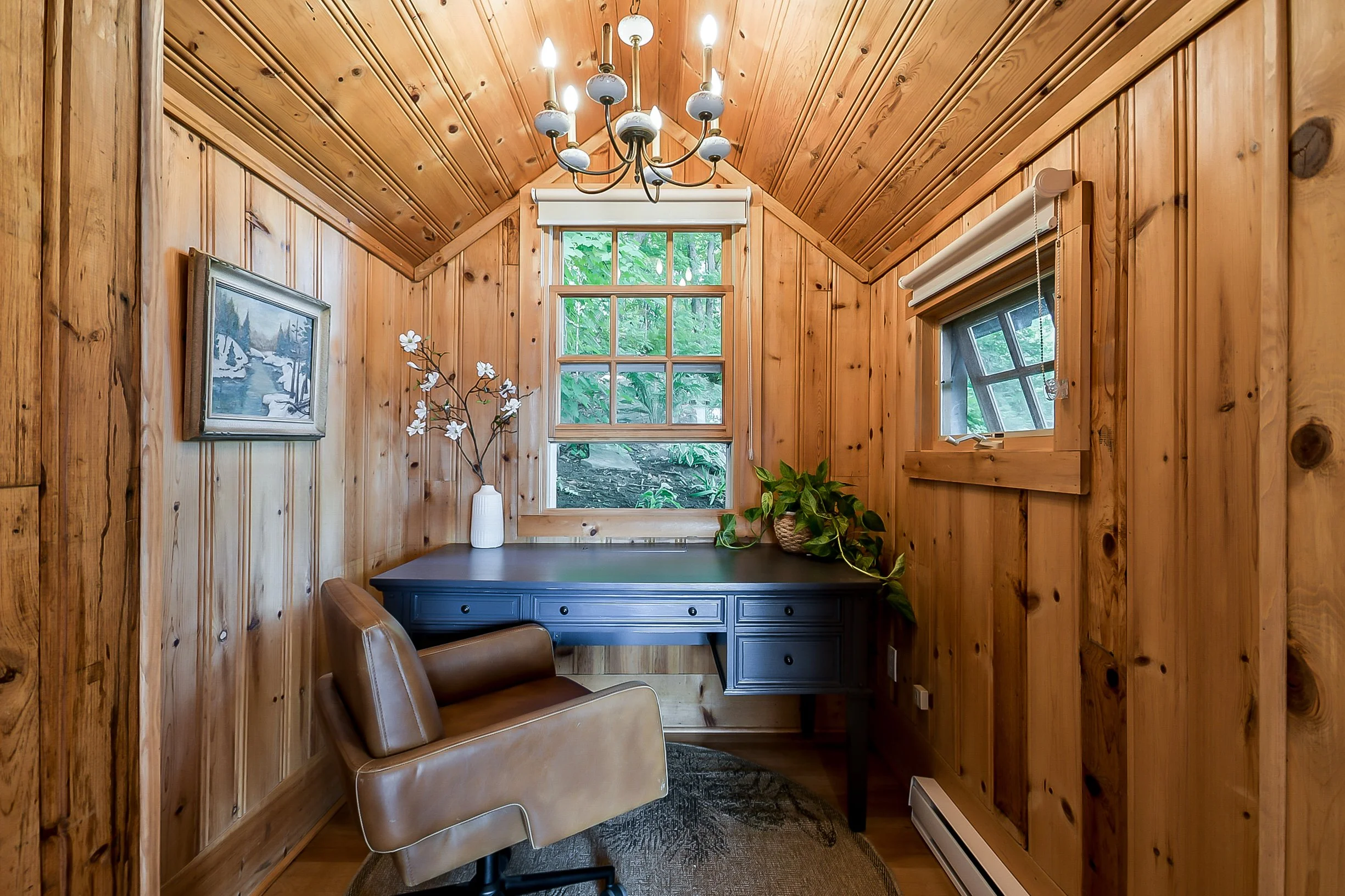 Writing desk in private cabin