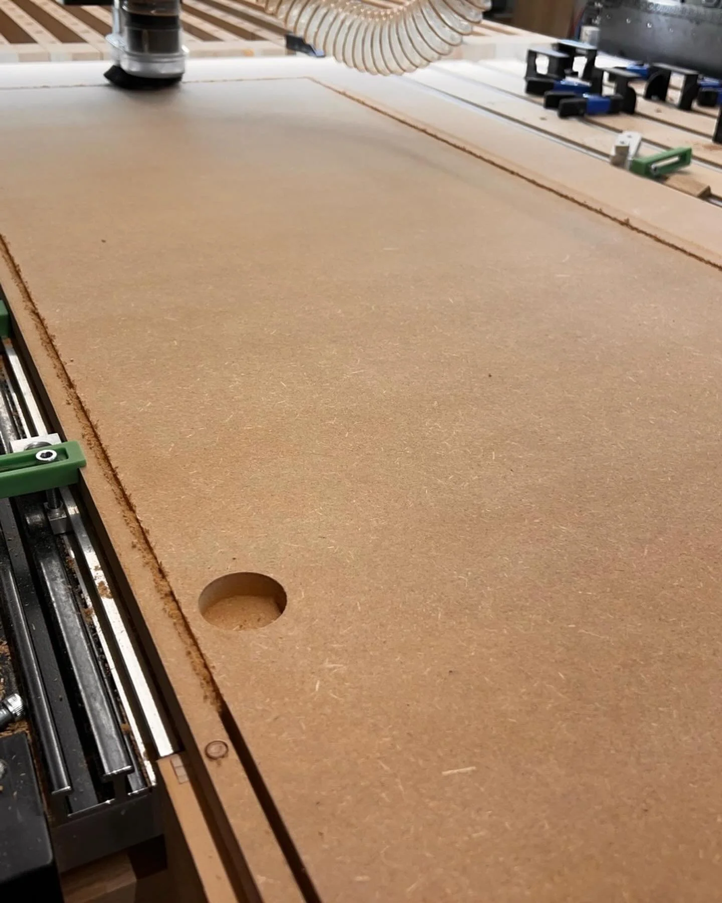 Gamle IKEA skap f&aring;r nytt liv med nye d&oslash;rer i MDF.