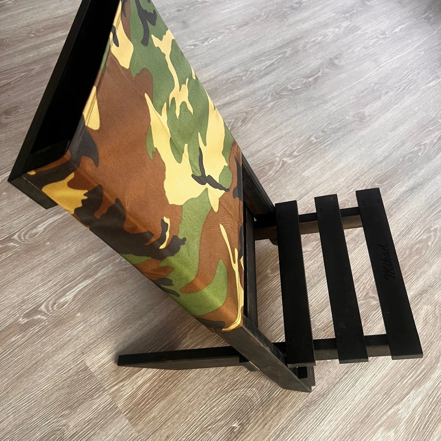 Den perfekte sammenleggbare turstolen. For fisketurer, kos ved b&aring;let og lange festivalkvelder. Denne sammenleggbare turstolen tar minimalt med plass i bilen og er enkel &aring; oppbevare &ndash; perfekt for deg som liker praktiske l&oslash;snin